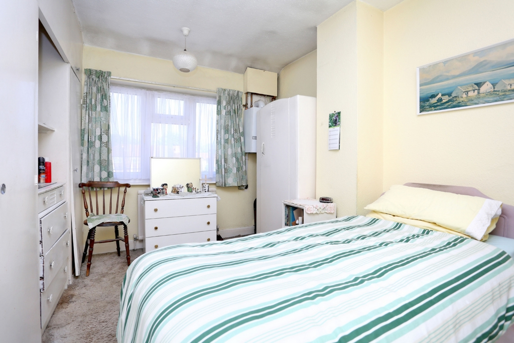 Property For Sale Ribchester Avenue, Perivale, UB6 3 Bedroom House