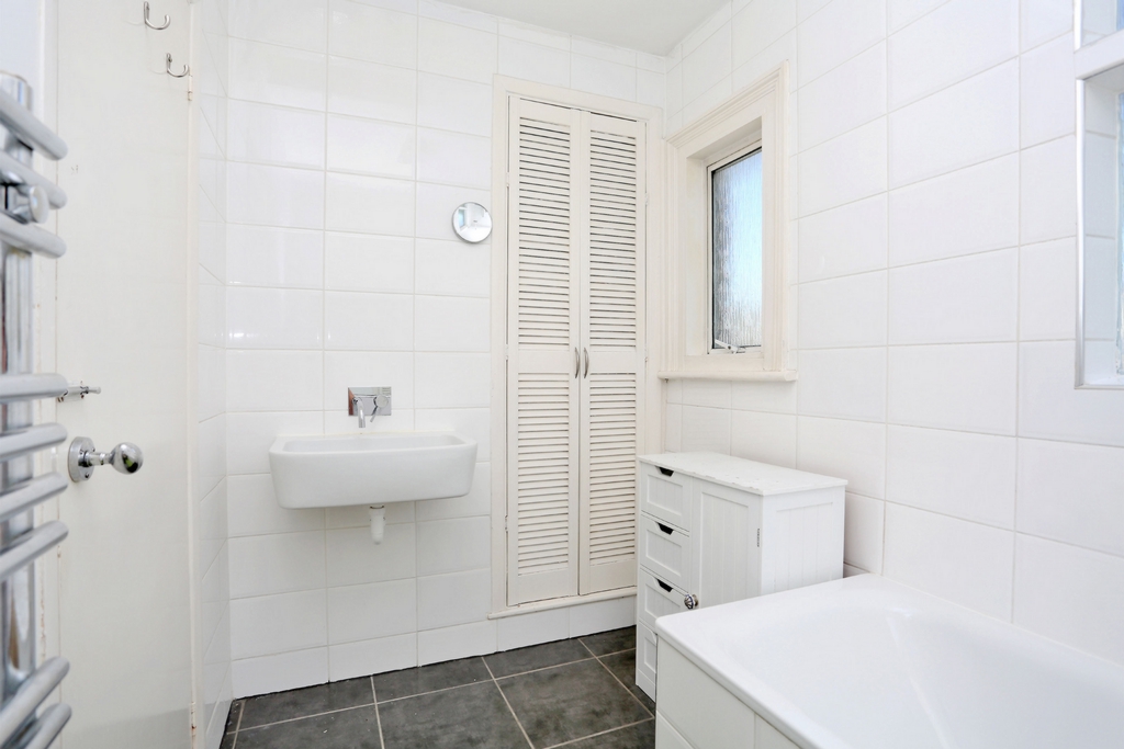 Property For Sale Greenford Avenue, Hanwell, W7 2 Bedroom