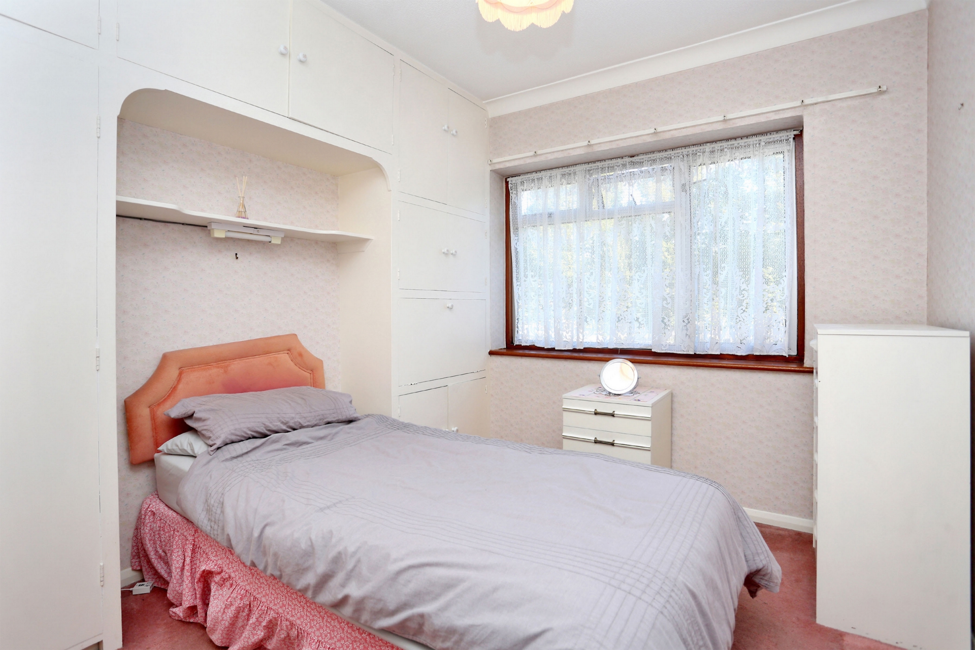 Property For Sale Deans Road, Hanwell, W7 2 Bedroom House through Doyle Sales and Lettings