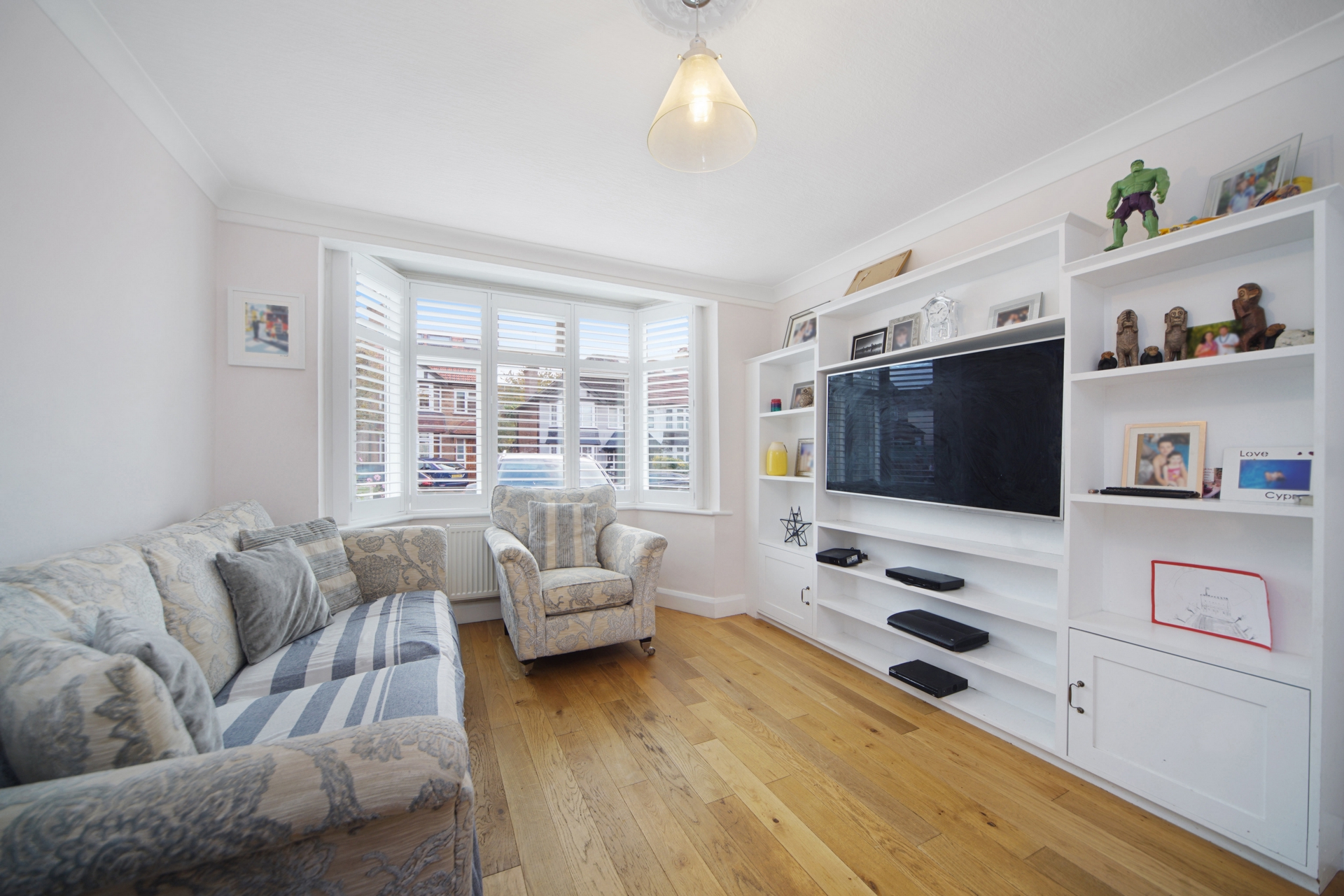 Property For Sale Mayfield Gardens, Hanwell, W7 4 Bedroom Semi