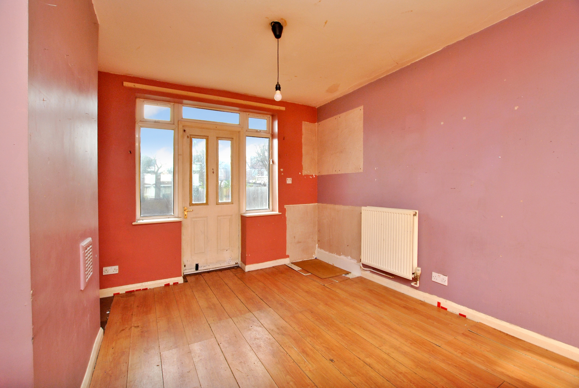 Property For Sale Dawlish Avenue, Perivale, UB6 3 Bedroom House