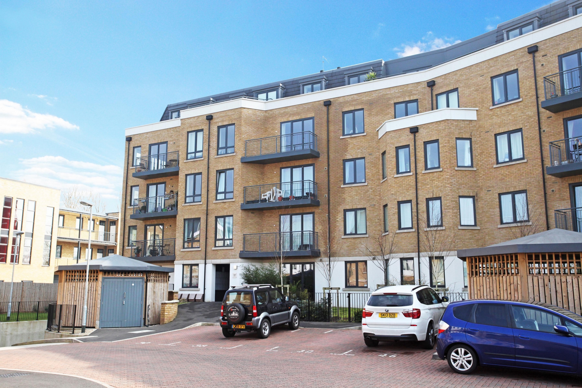 Property For Sale Dock Meadow Reach, Hanwell, W7 2 Bedroom Penthouse