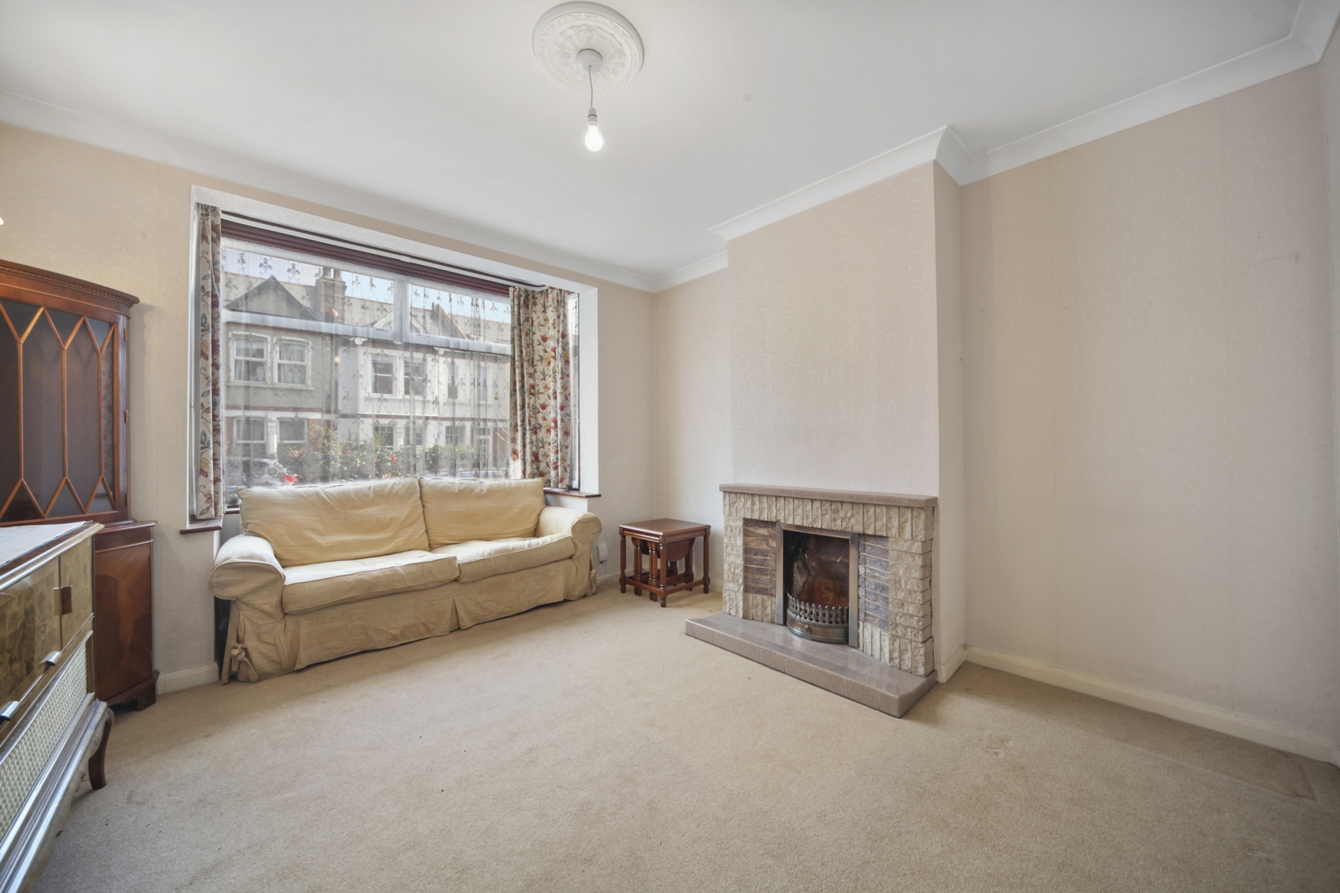 Property For Sale Montague Road, Hanwell, W7 3 Bedroom House through