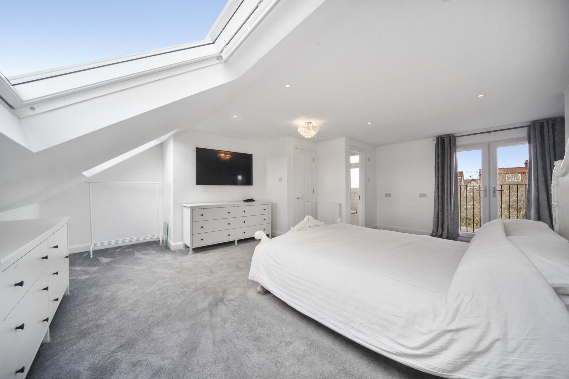 Property For Sale Milton Road, Hanwell, W7 3 Bedroom Apartment