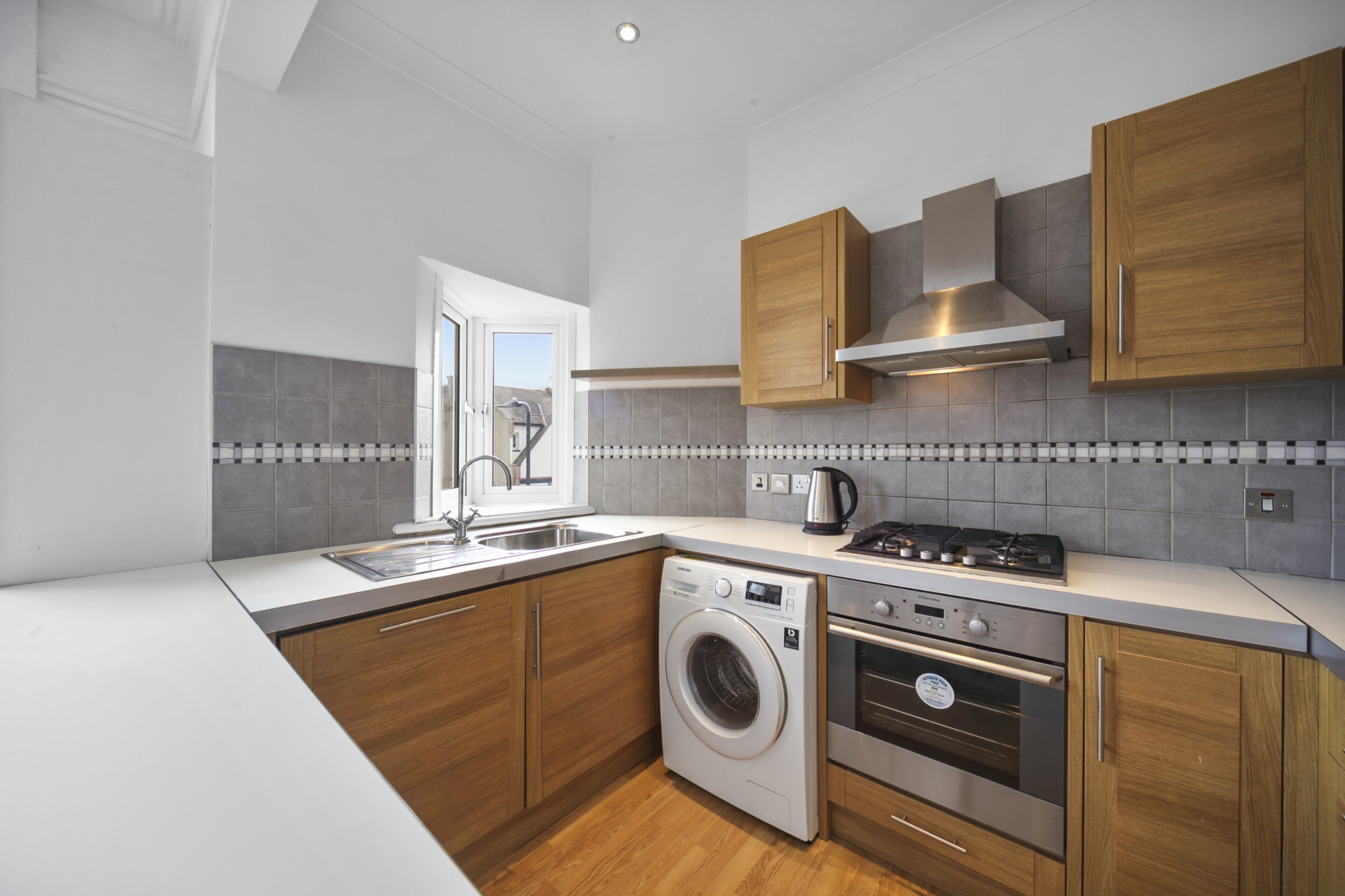 Property For Sale Milton Road, Hanwell, W7 3 Bedroom Apartment