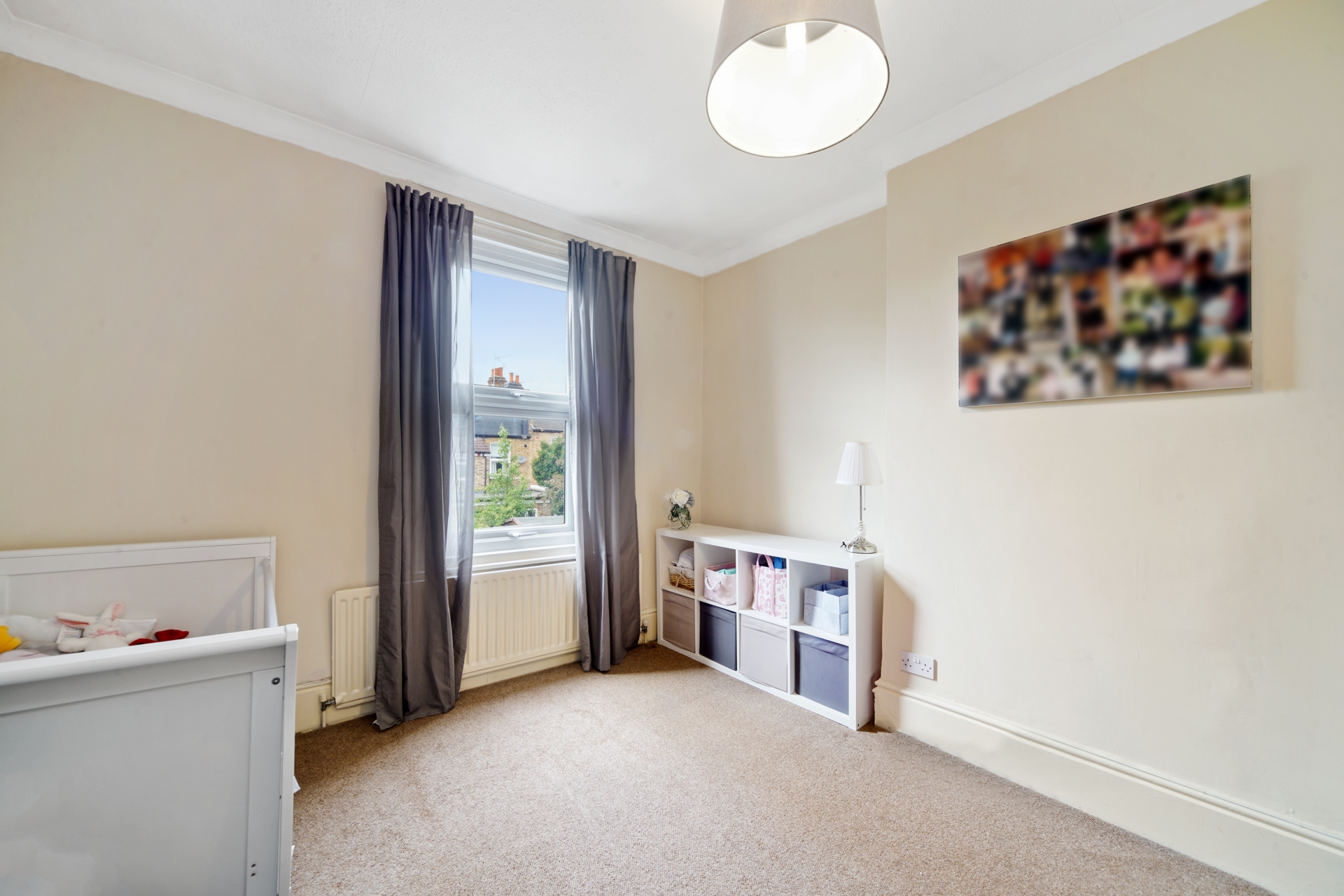 Property For Sale Laurel Gardens, Hanwell, W7 2 Bedroom Apartment