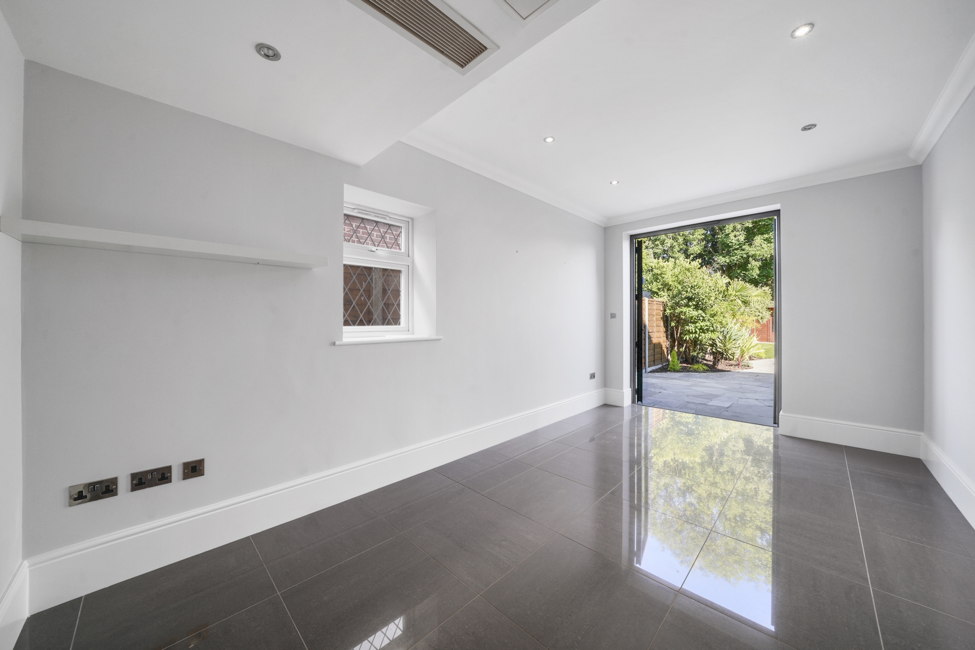 Property For Sale Manor Court Road, Hanwell, W7 5 Bedroom Detached