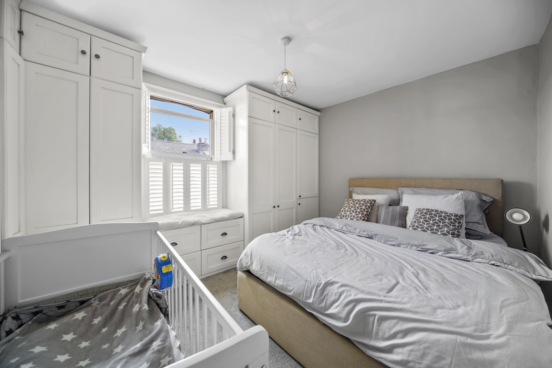 Property For Sale St Margarets Road, Hanwell, W7 2 Bedroom House