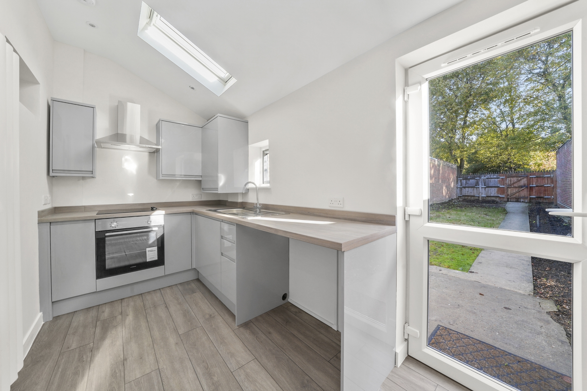 Property For Sale Deans Road, Hanwell, W7 2 Bedroom House through