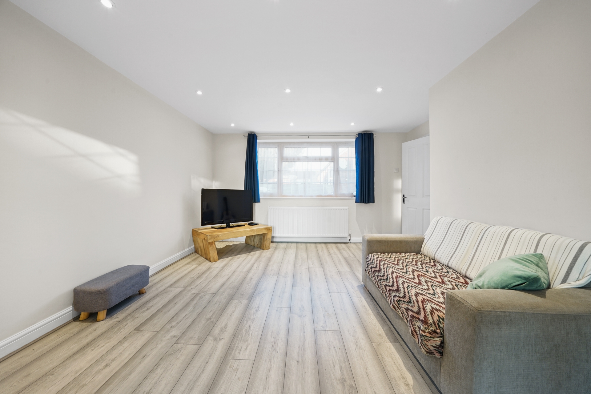 Property For Sale Chesterton Close, Greenford, UB6 3 Bedroom House