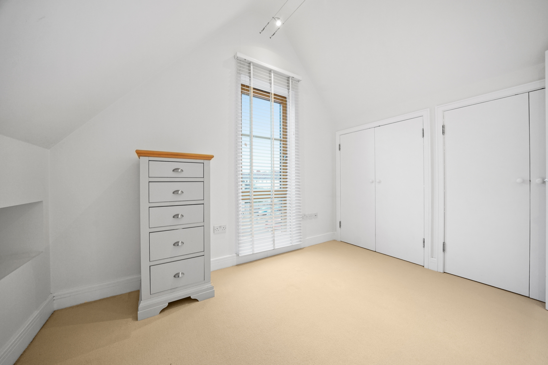 Property For Sale Jessop Place, St Margarets Road, W7 4 Bedroom House