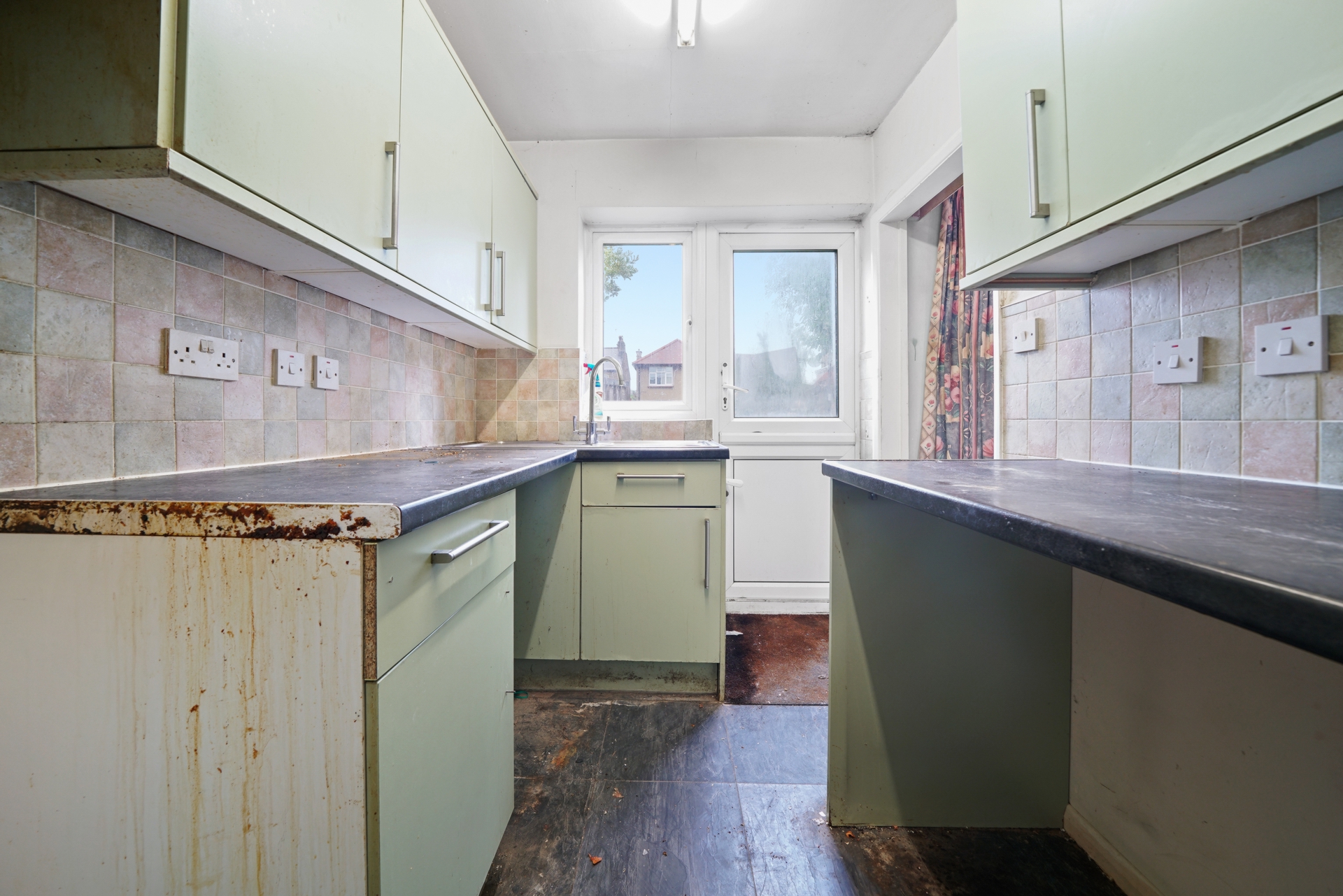 Property For Sale Oaklands Road, Hanwell, W7 2 Bedroom End Of Terrace