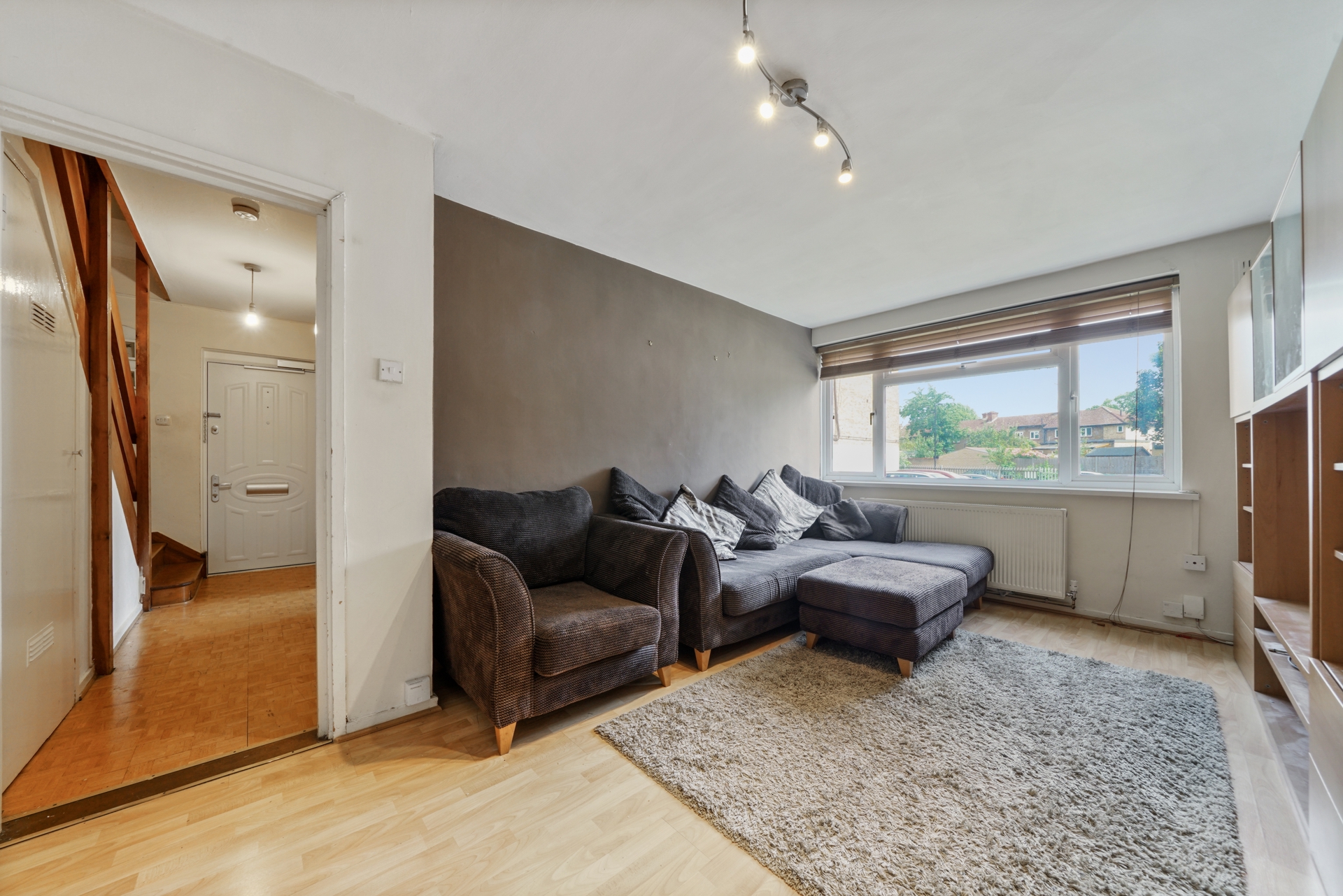 Property For Sale Lambourn Close, Hanwell, W7 2 Bedroom Duplex