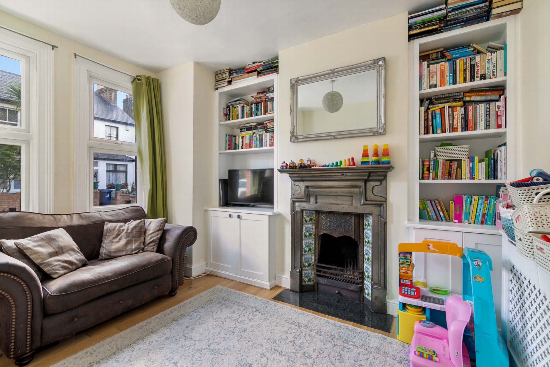 Property For Sale Green Lane, Hanwell, W7 2 Bedroom House through