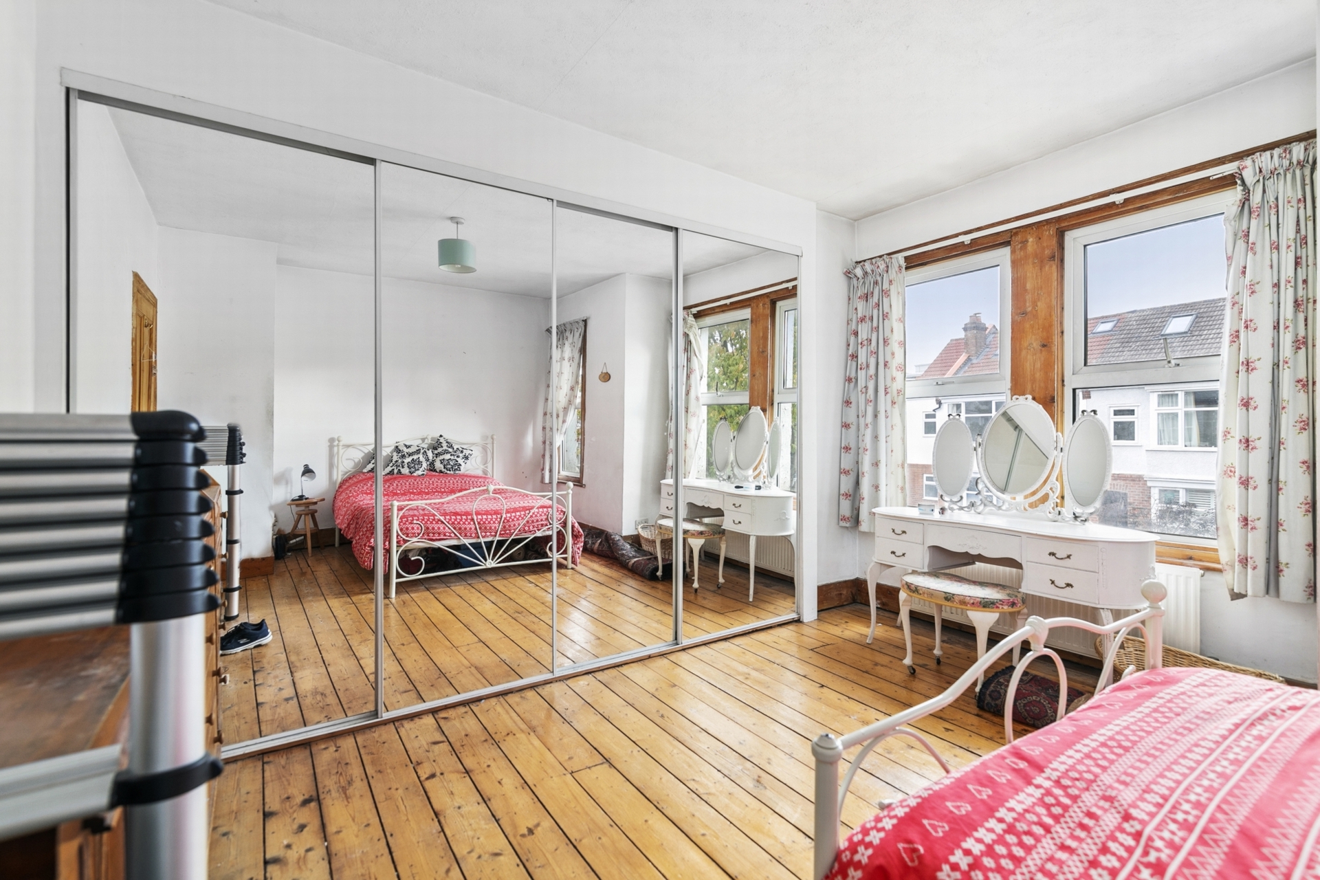 Property For Sale Montague Road, Hanwell, W7 3 Bedroom House through