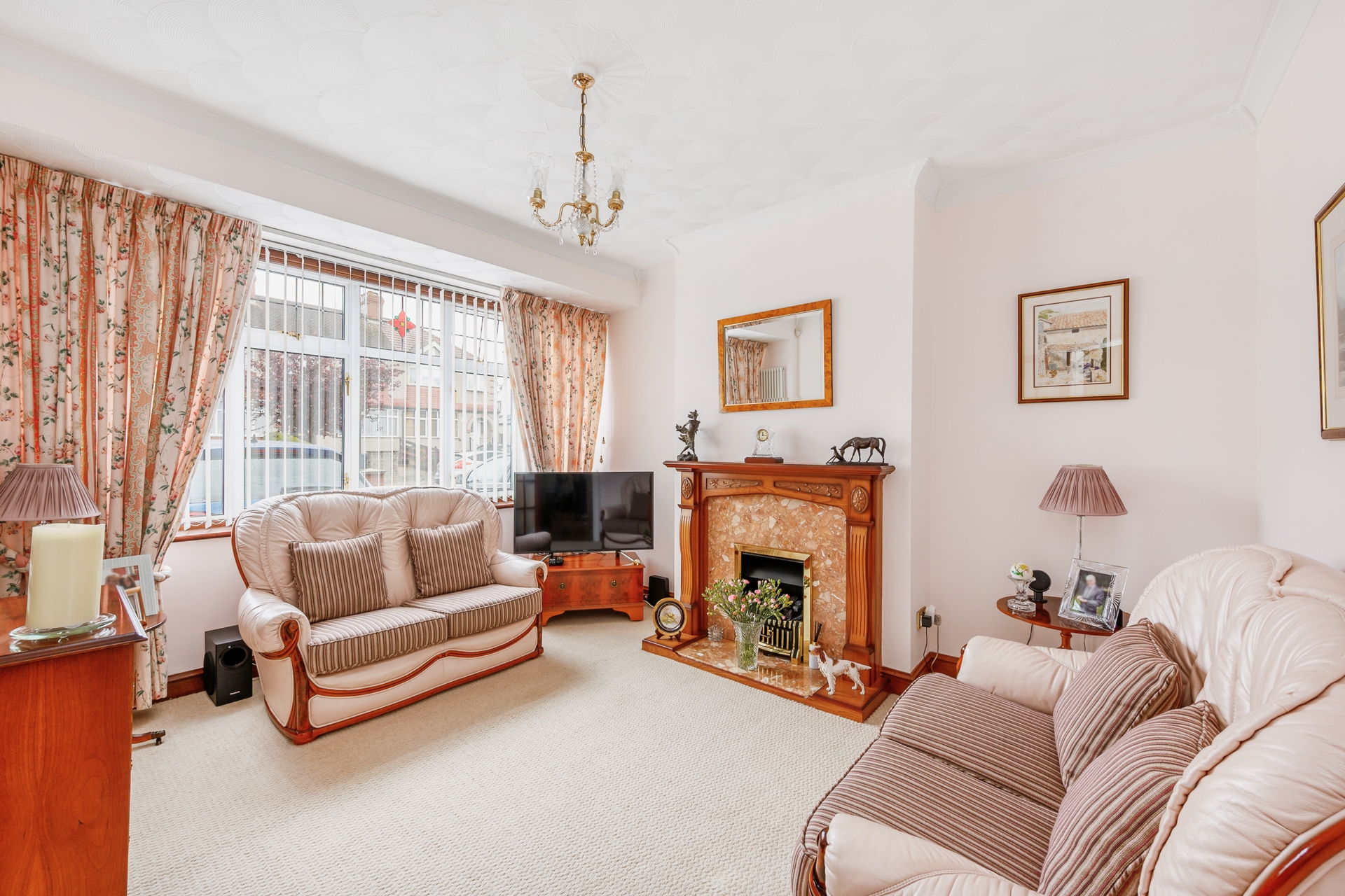 Property For Sale Wadham Gardens, Greenford, UB6 3 Bedroom House