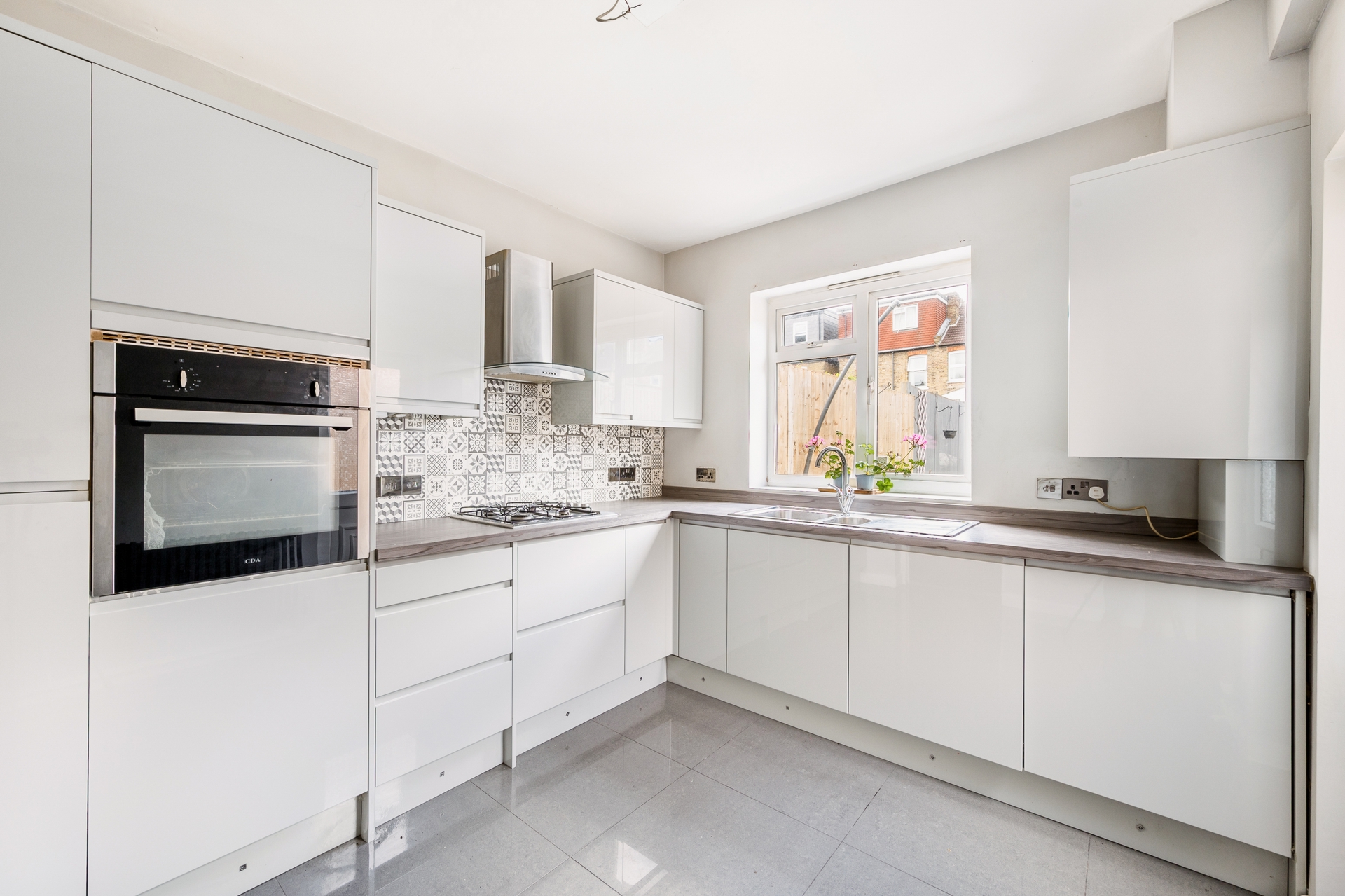 Property For Sale Westfield Road, West Ealing, W13 2 Bedroom House