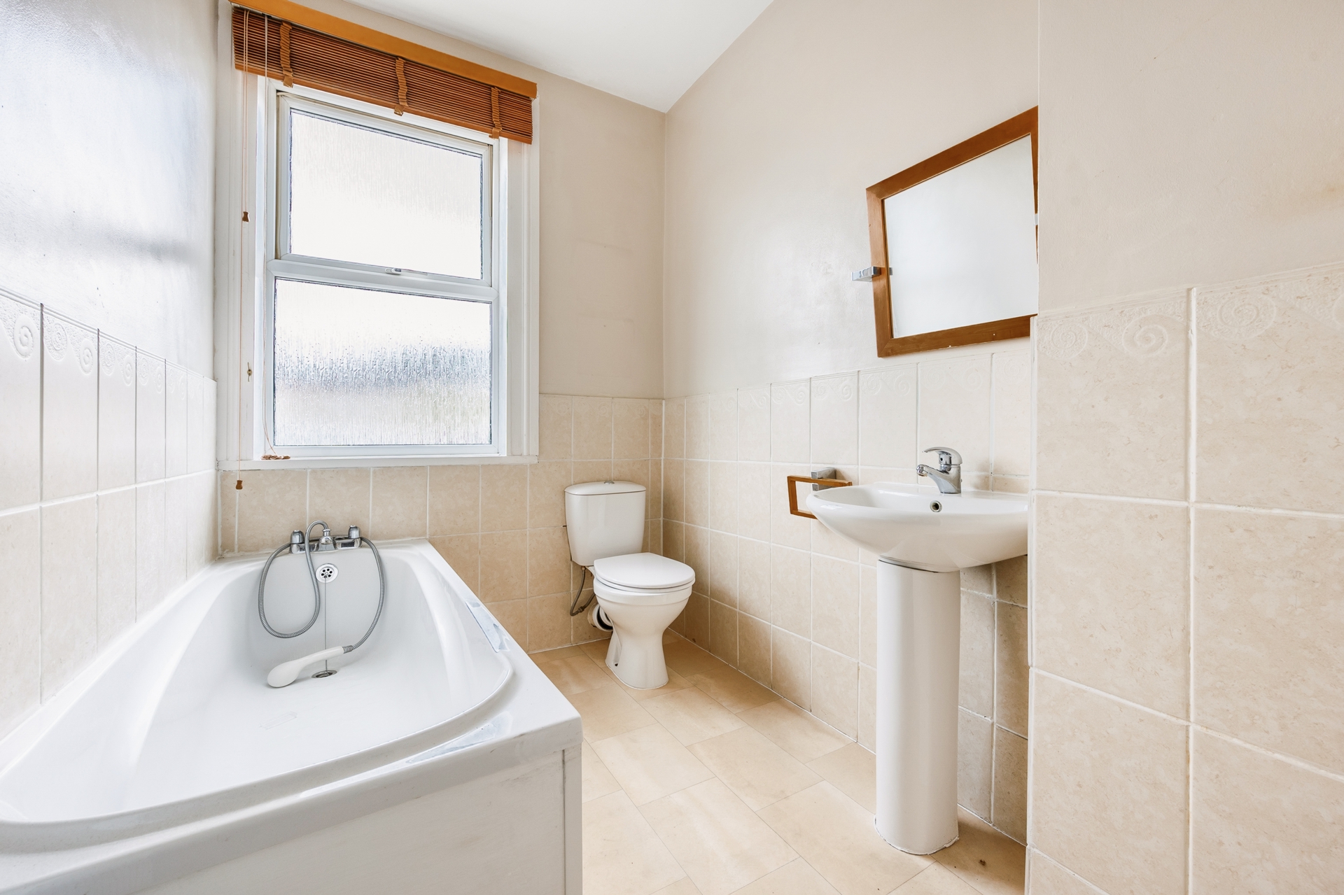 Property For Sale Westfield Road, West Ealing, W13 2 Bedroom House