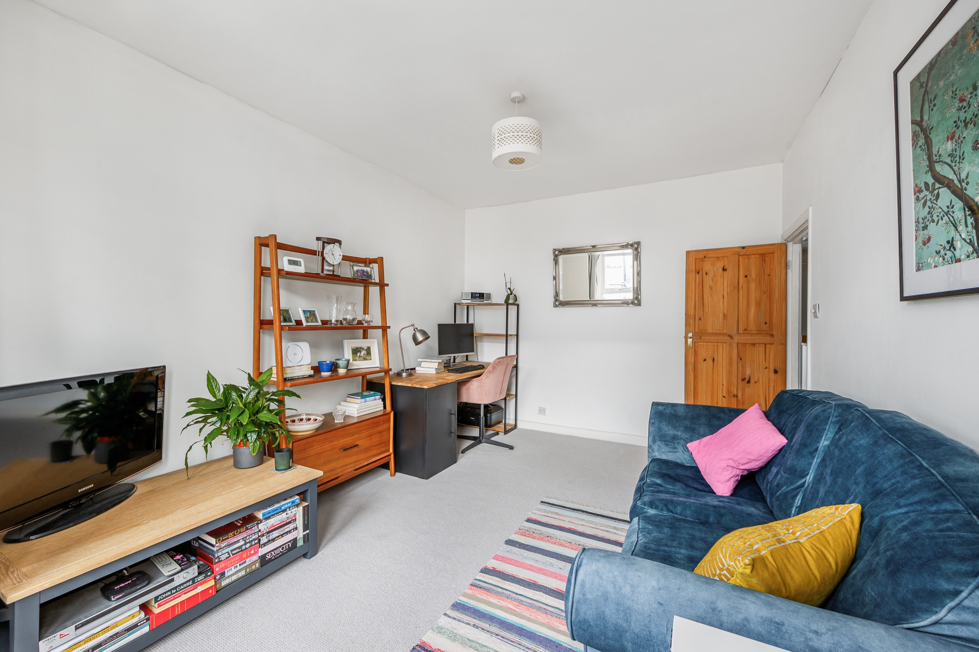 Property For Sale Laurel Gardens, Hanwell, W7 1 Bedroom Apartment