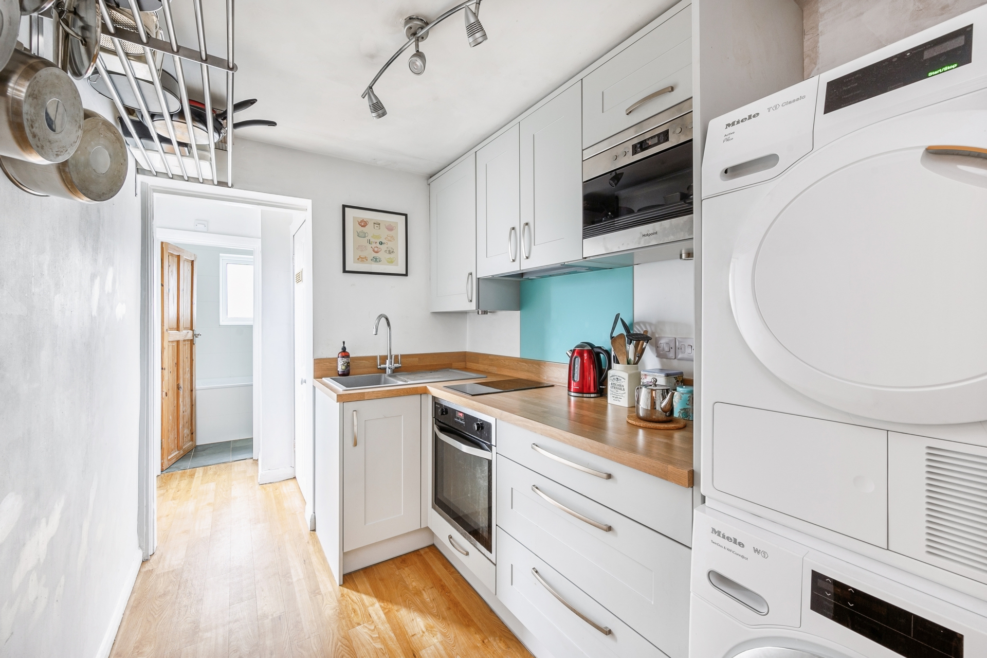 Property For Sale Laurel Gardens, Hanwell, W7 1 Bedroom Apartment