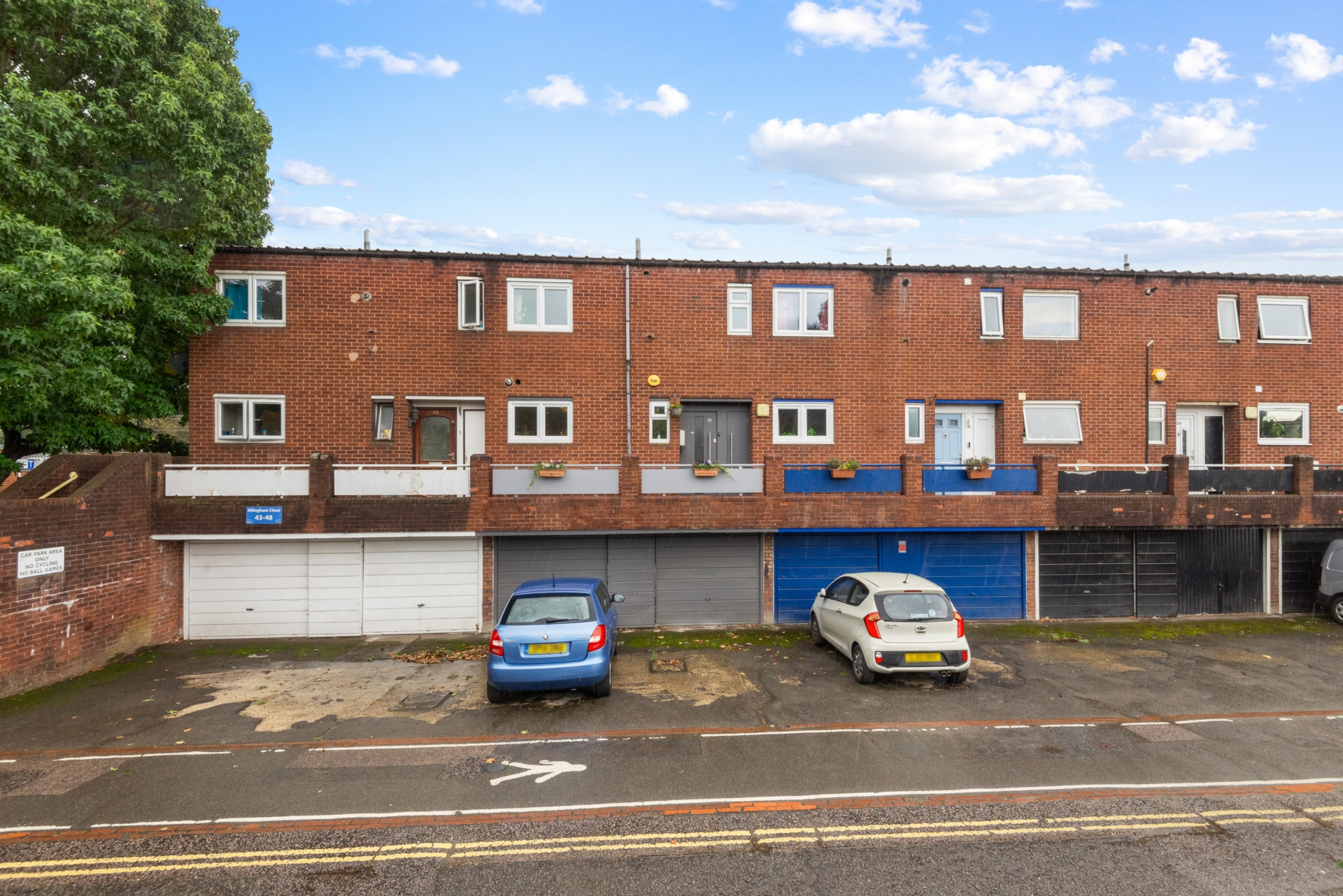 Property For Sale Allingham Close, Hanwell, W7 3 Bedroom Town House