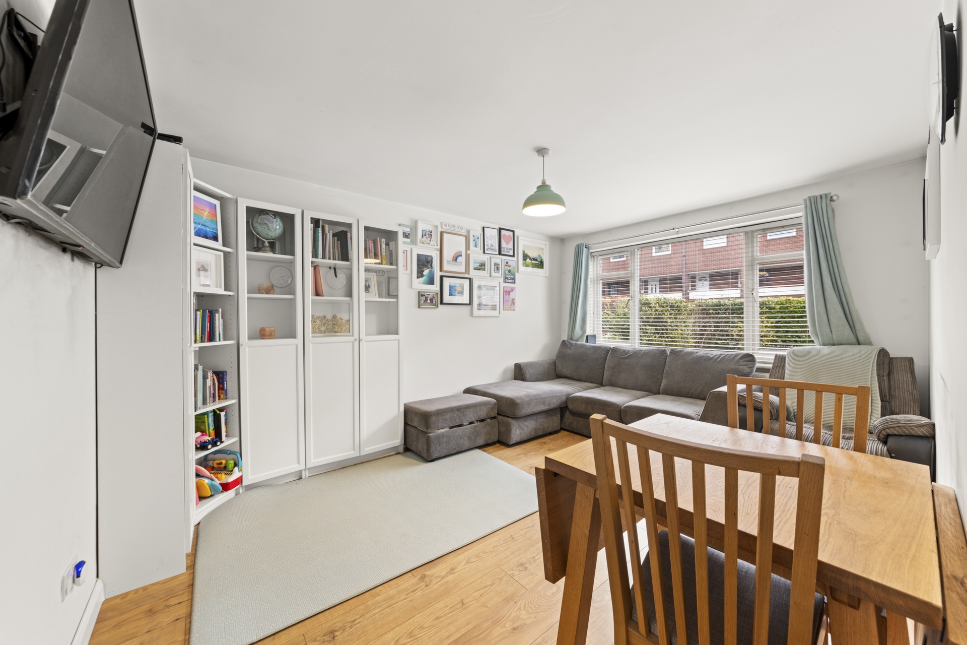 Property For Sale Tennyson Road, Hanwell, W7 2 Bedroom through Doyle Sales and Lettings