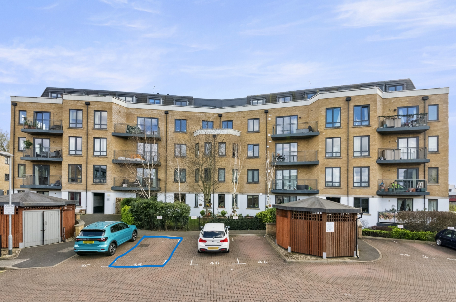 Property For Sale Dock Meadow Reach, Hanwell, W7 2 Bedroom Apartment