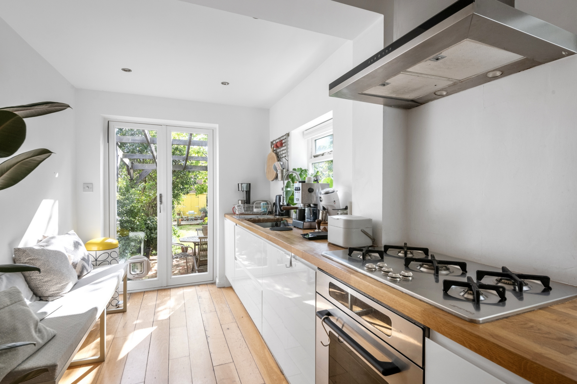 Property For Sale St Margarets Road, Hanwell, W7 2 Bedroom End Of