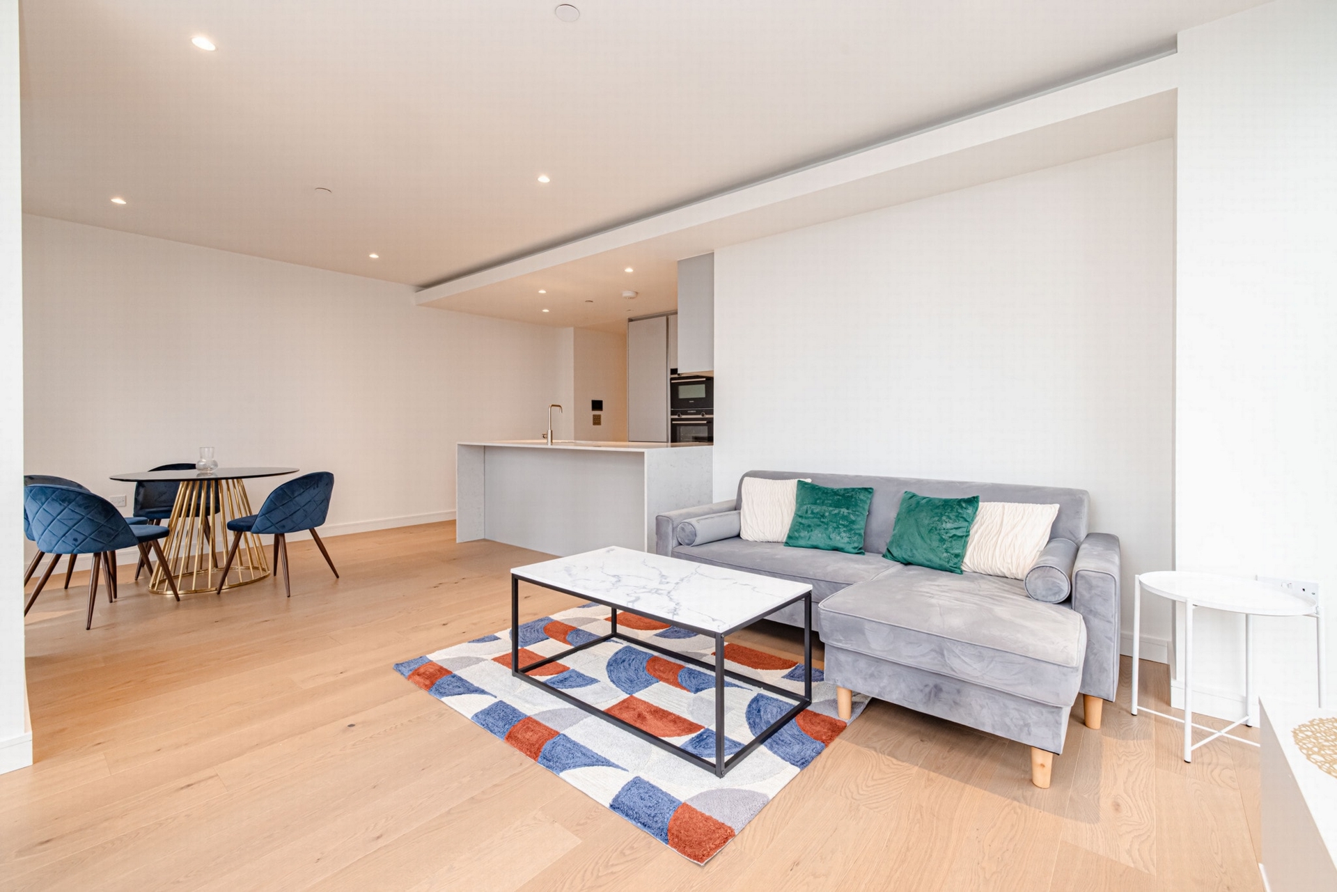 Similar Property: Apartment in Canary Wharf