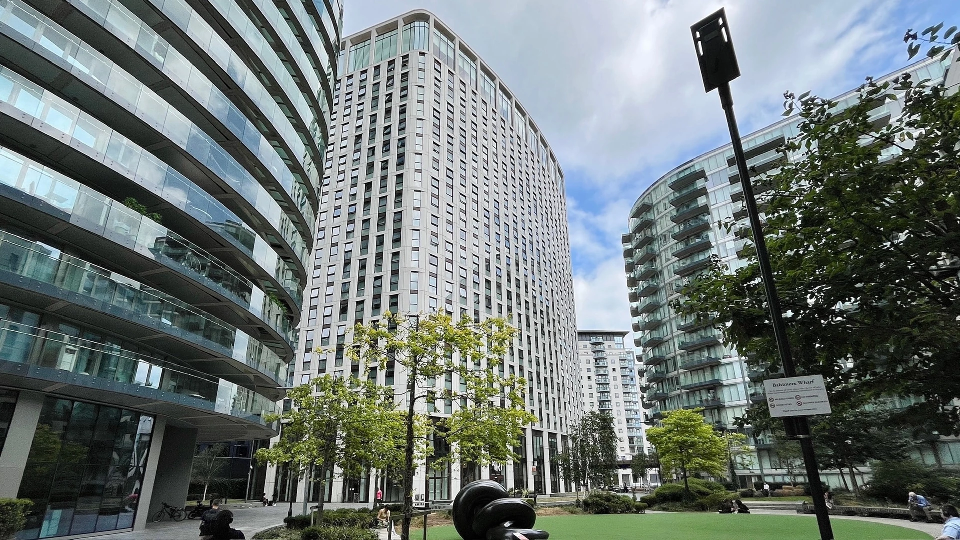 Similar Property: Studio in Canary Wharf