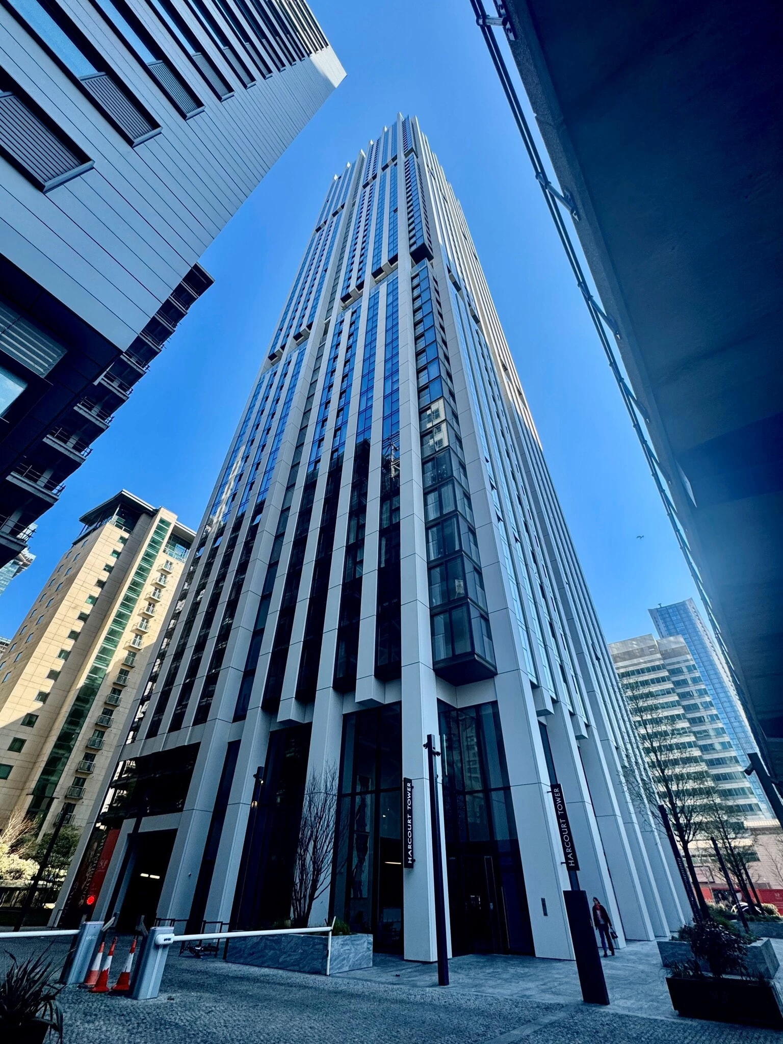 Similar Property: Apartment in Canary Wharf