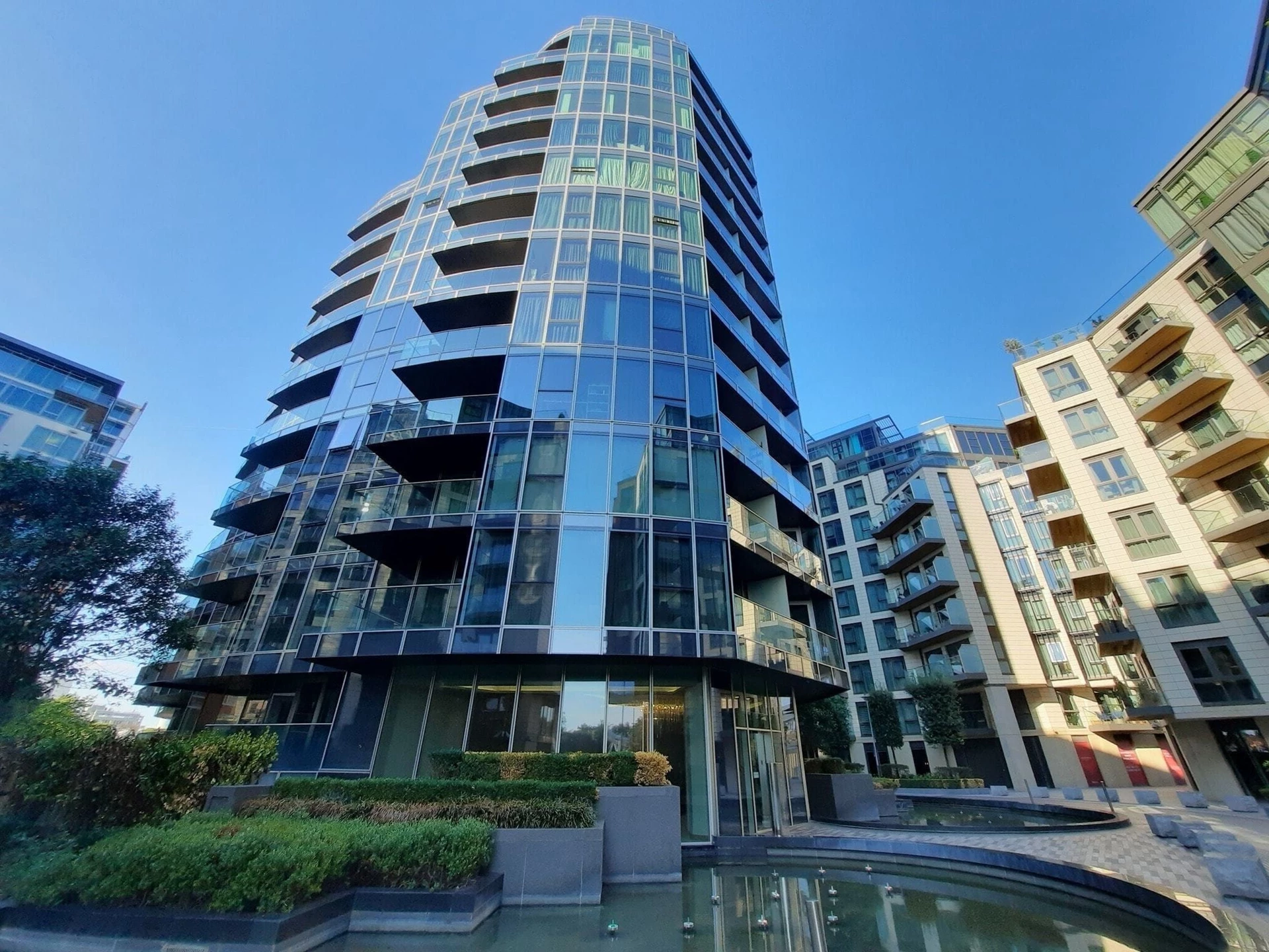 Similar Property: Apartment in Canary Wharf