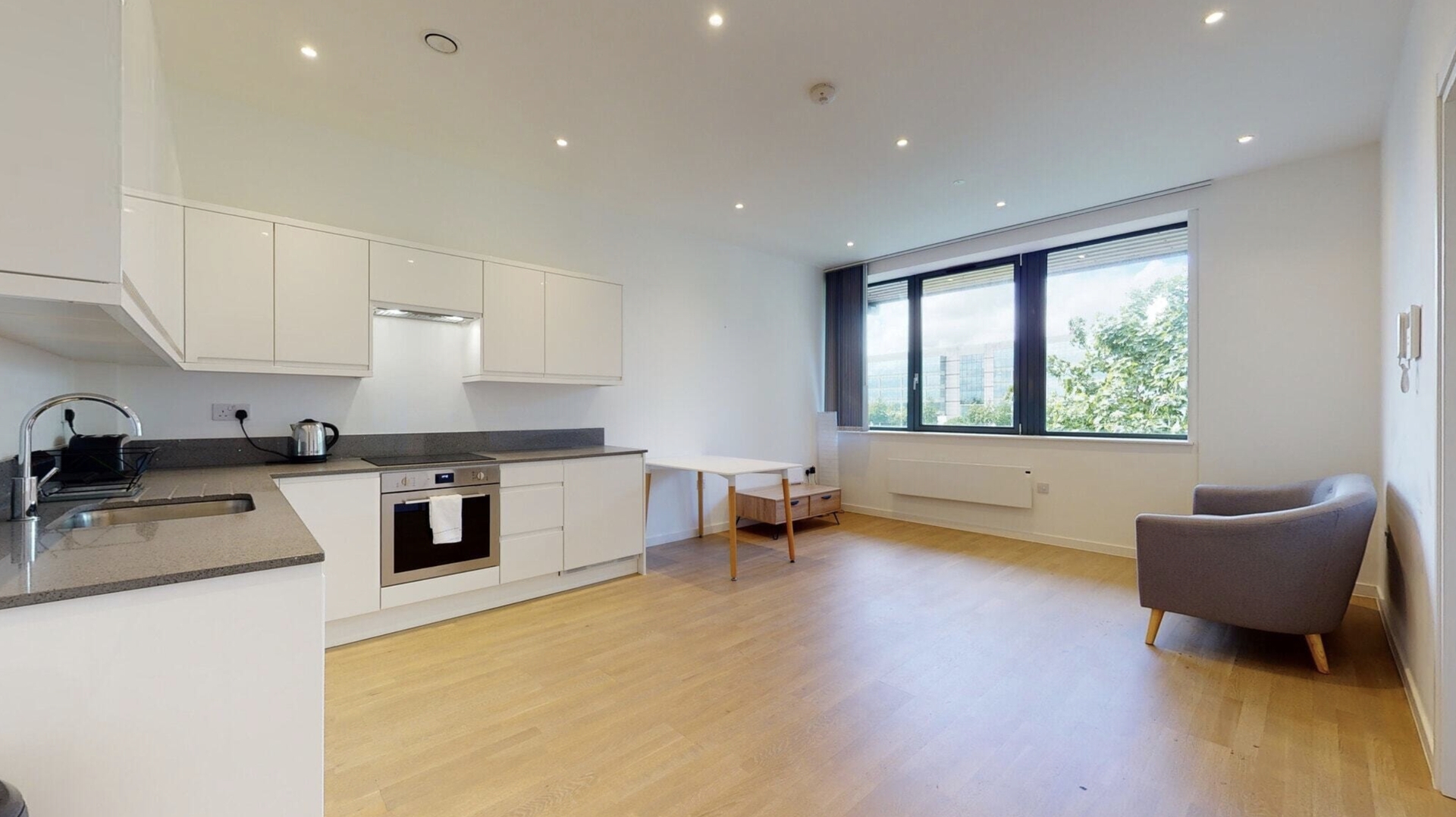 Similar Property: Apartment in Brentford