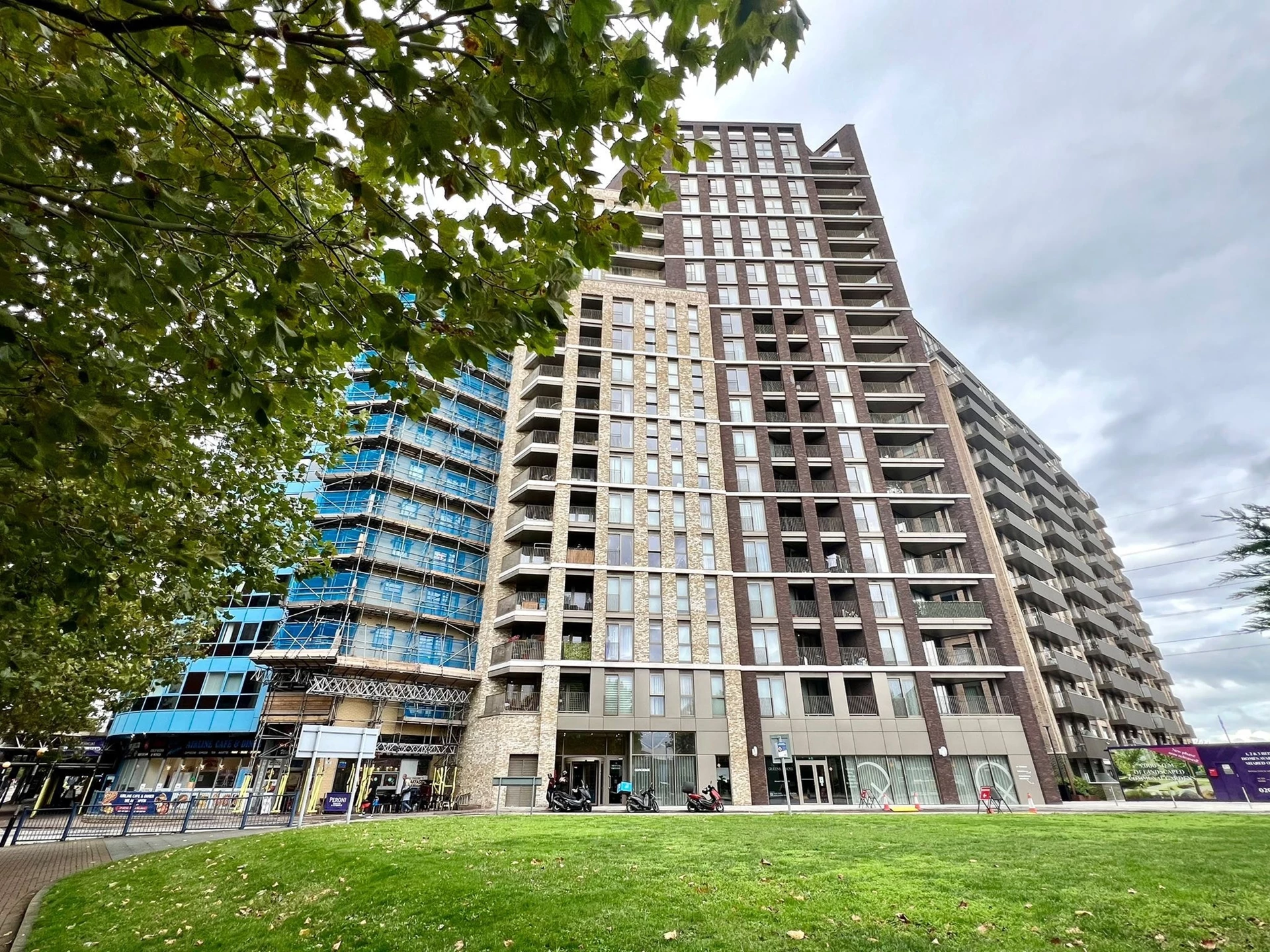Similar Property: Apartment in Royal Docks