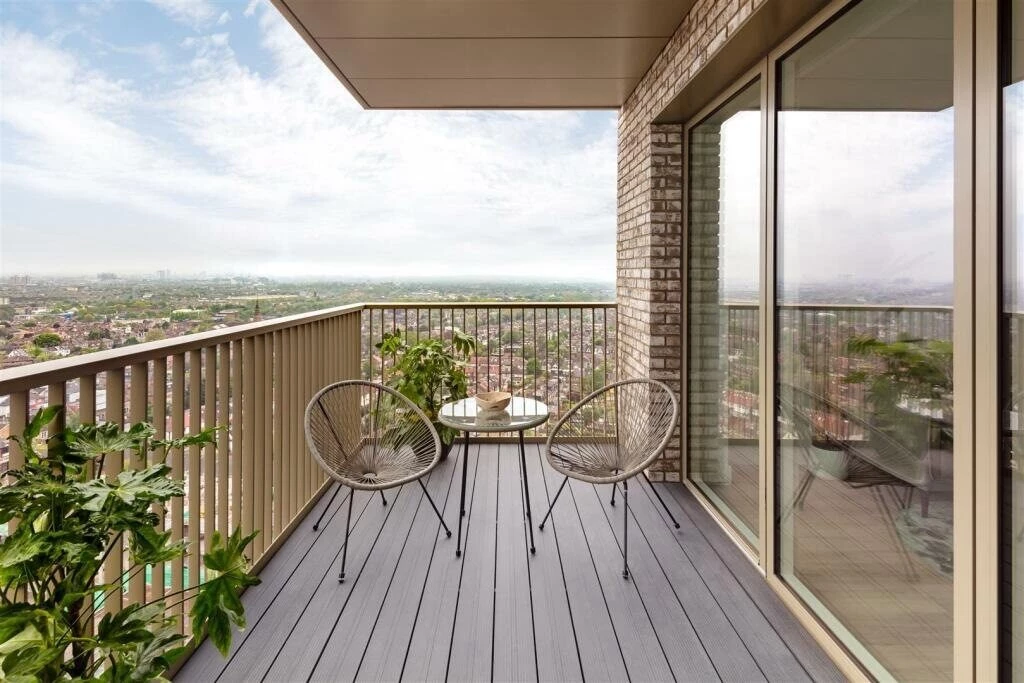 Similar Property: Apartment in Acton