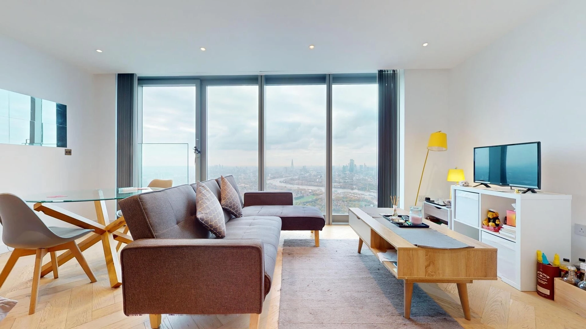 Similar Property: Apartment in Canary Wharf