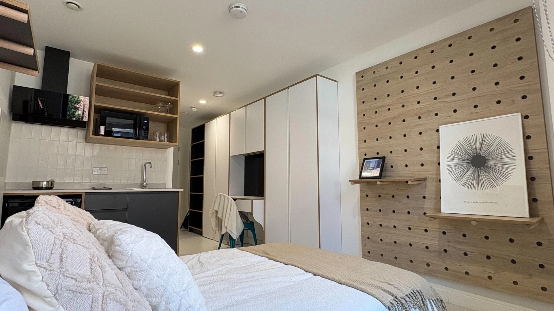 Similar Property: Apartment in Limehouse