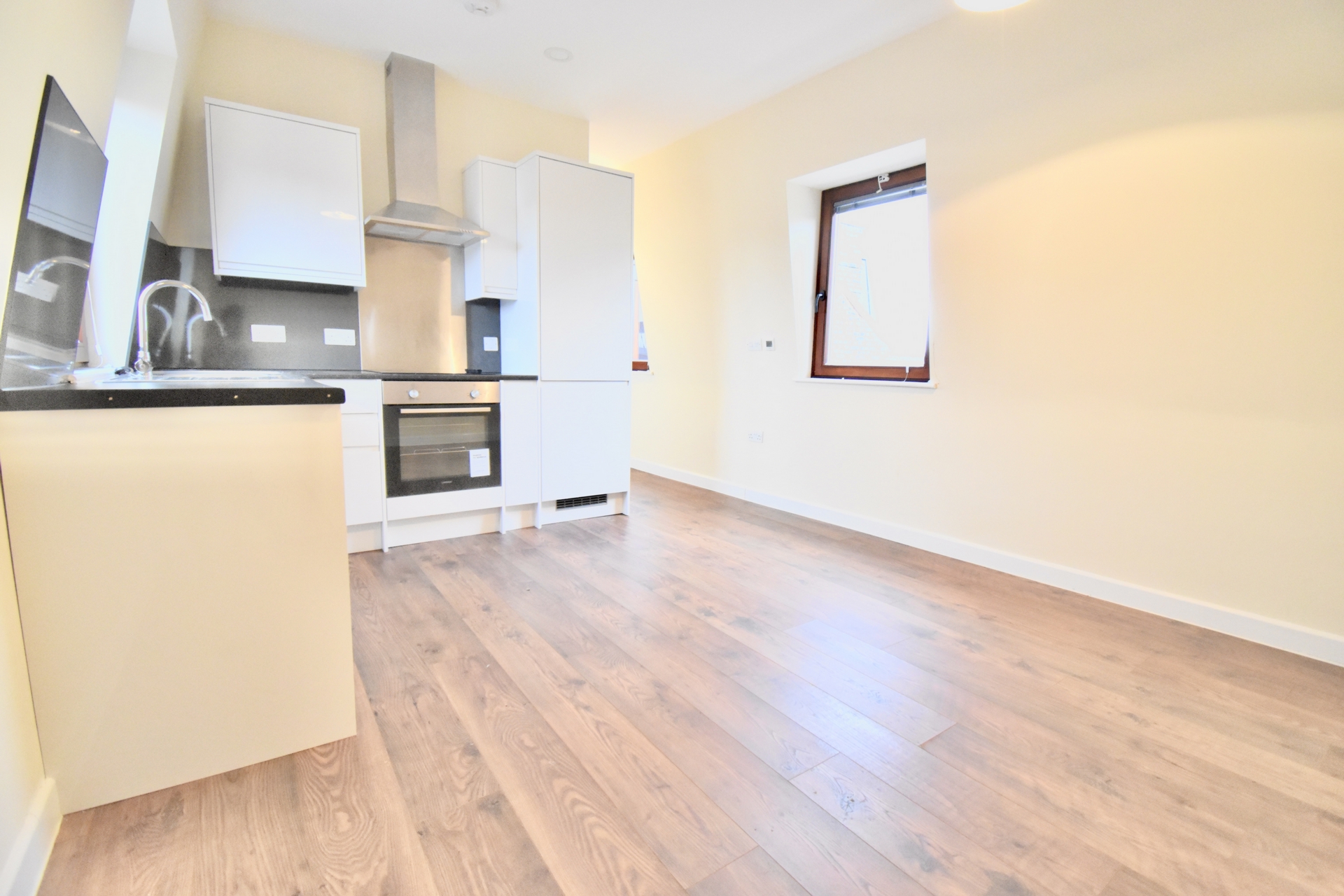 Property To Rent Peckham High Street, Peckham, SE15 2 Bedroom Flat