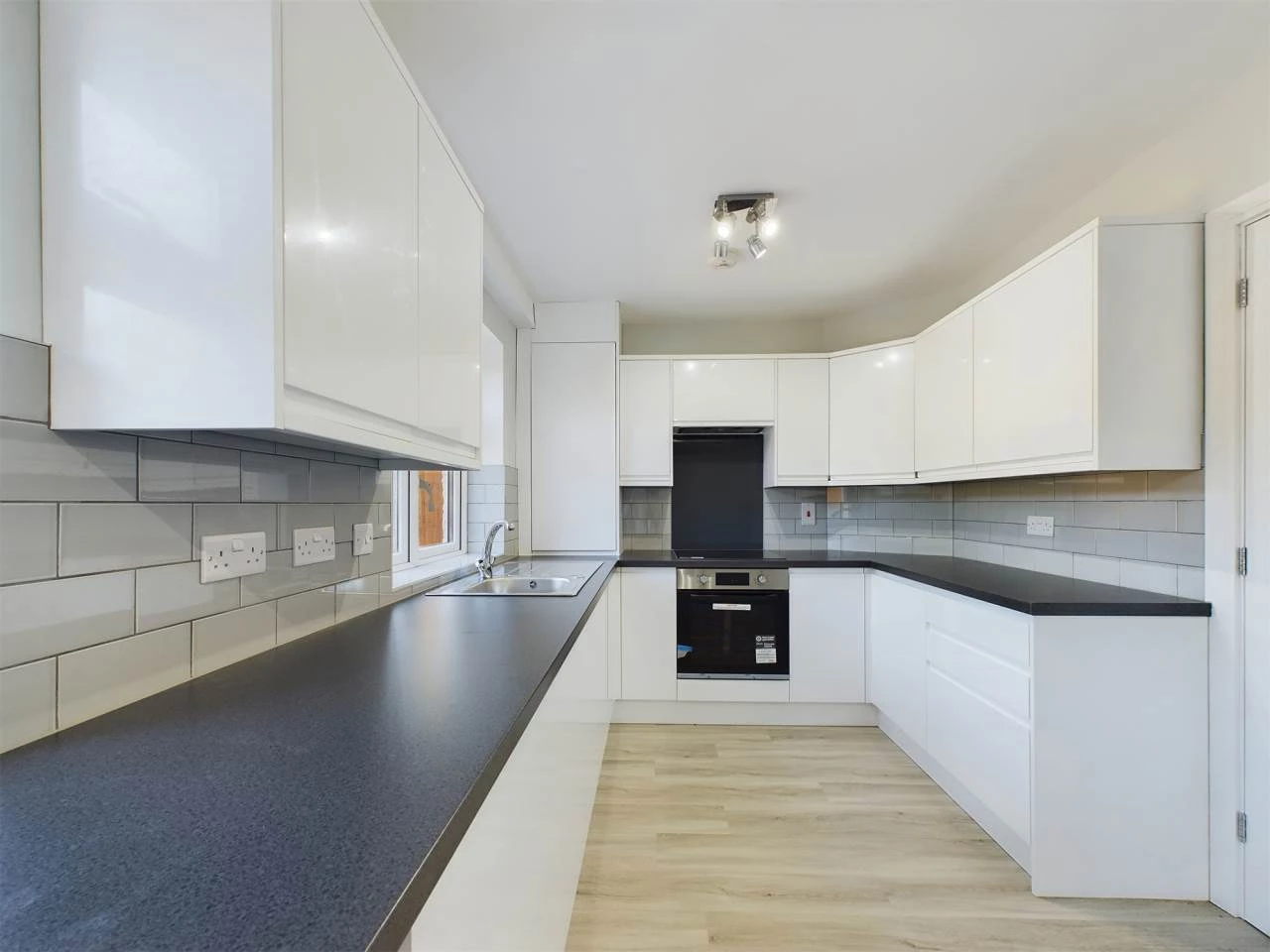 Kitchen (3)