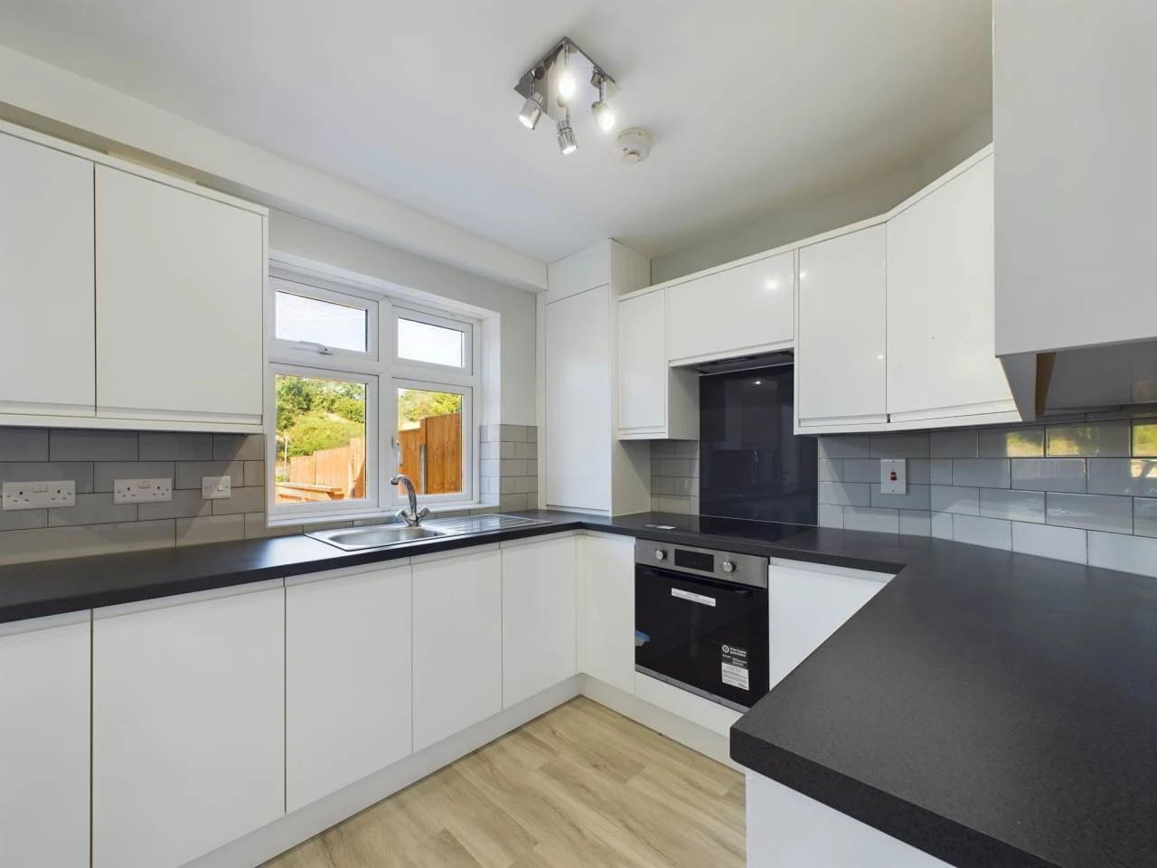 Kitchen (4)