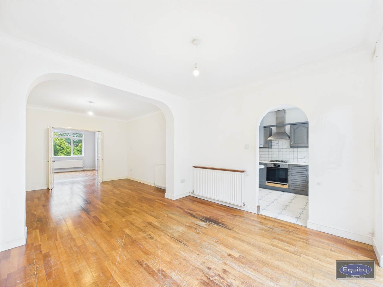 Living room 4