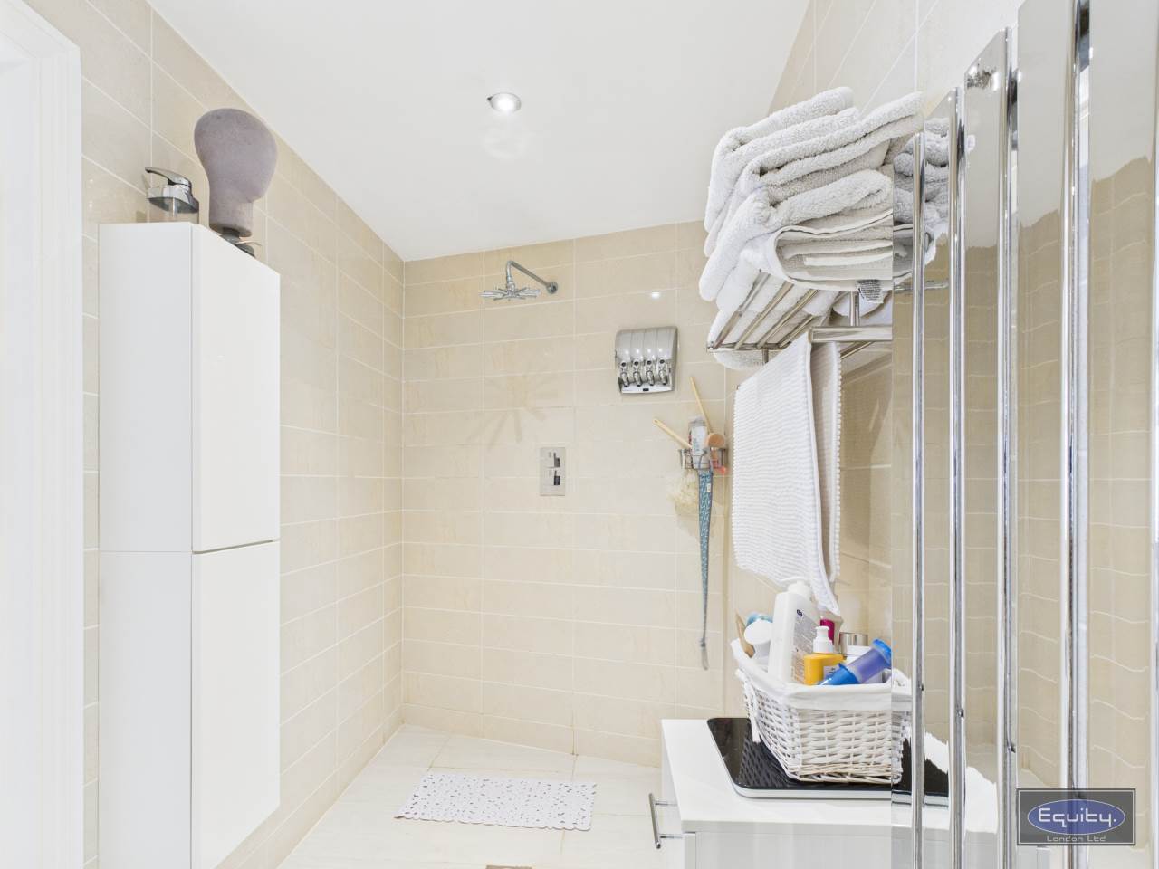 En-suite (2)