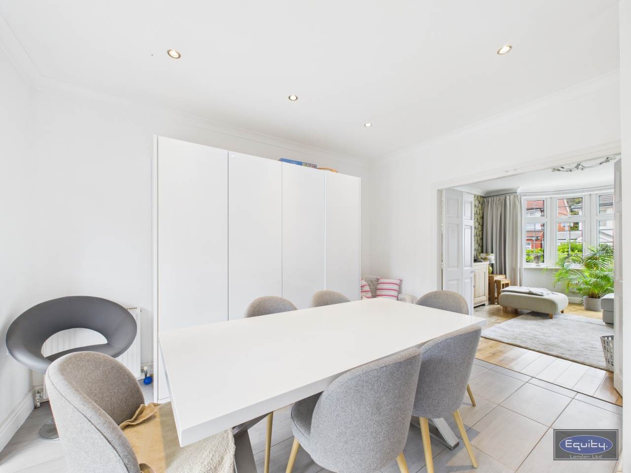 Dining room (2)
