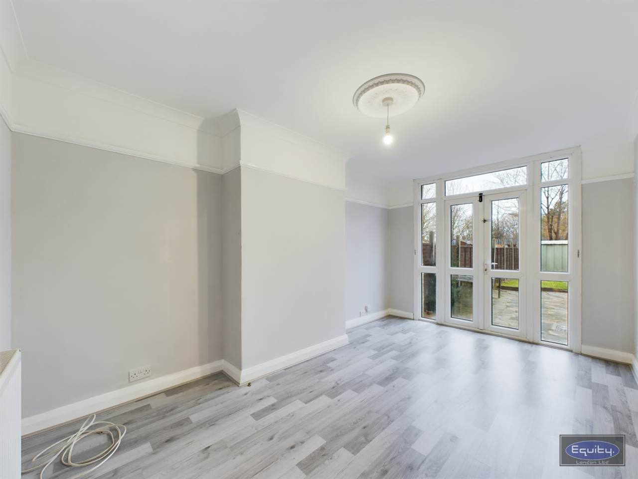 Dining room (2)