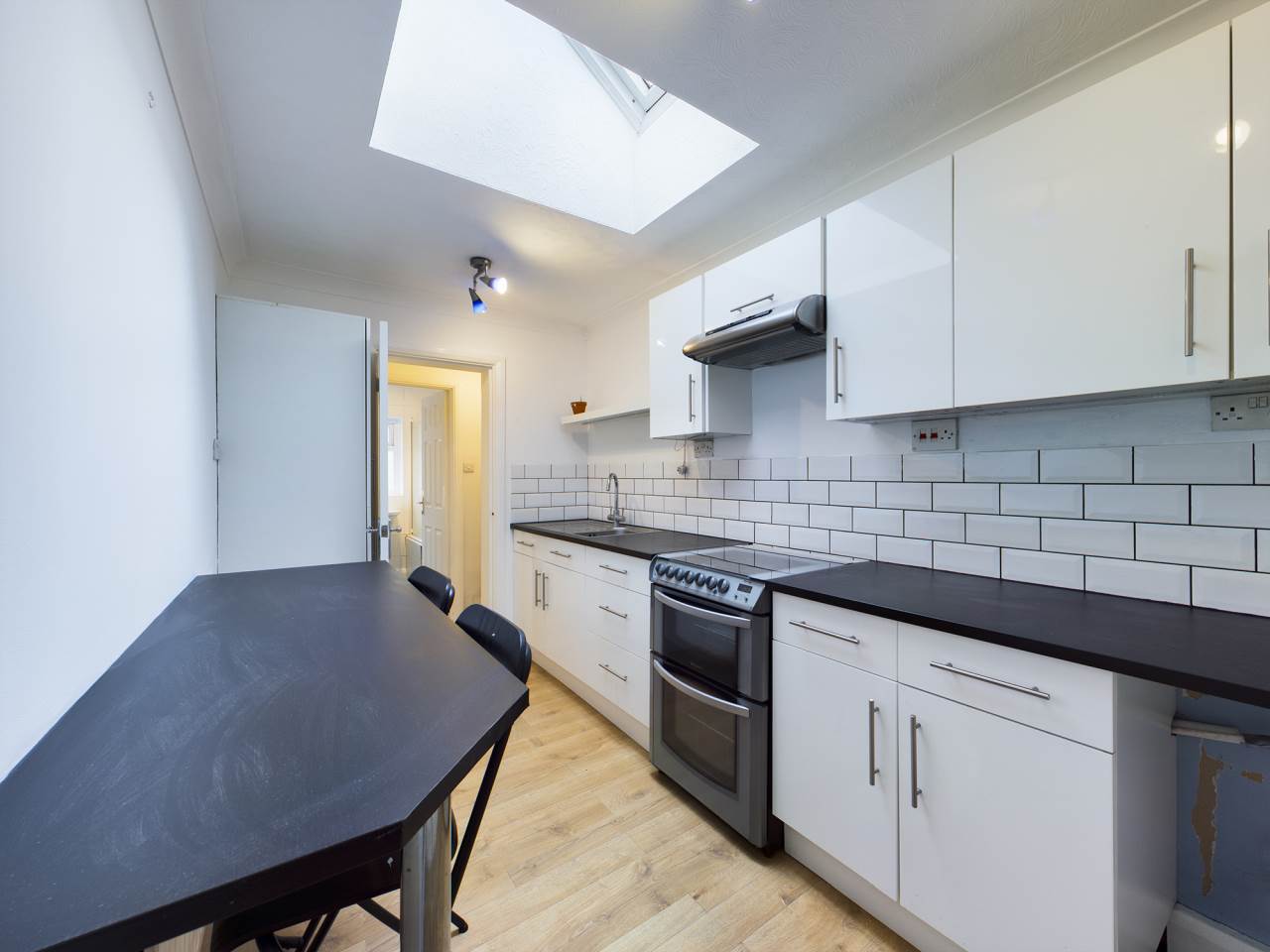 Kitchen (2)