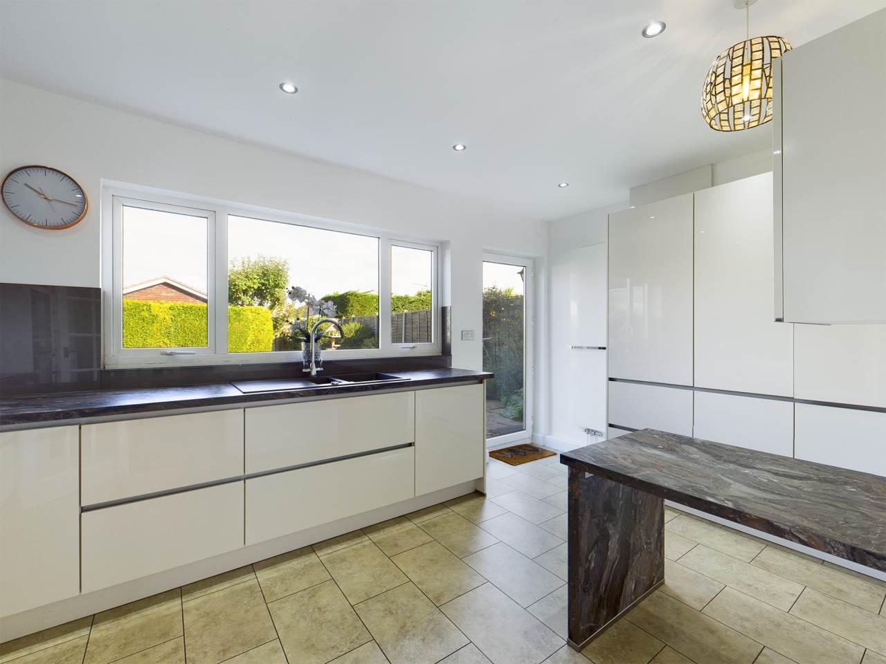 Kitchen (2)