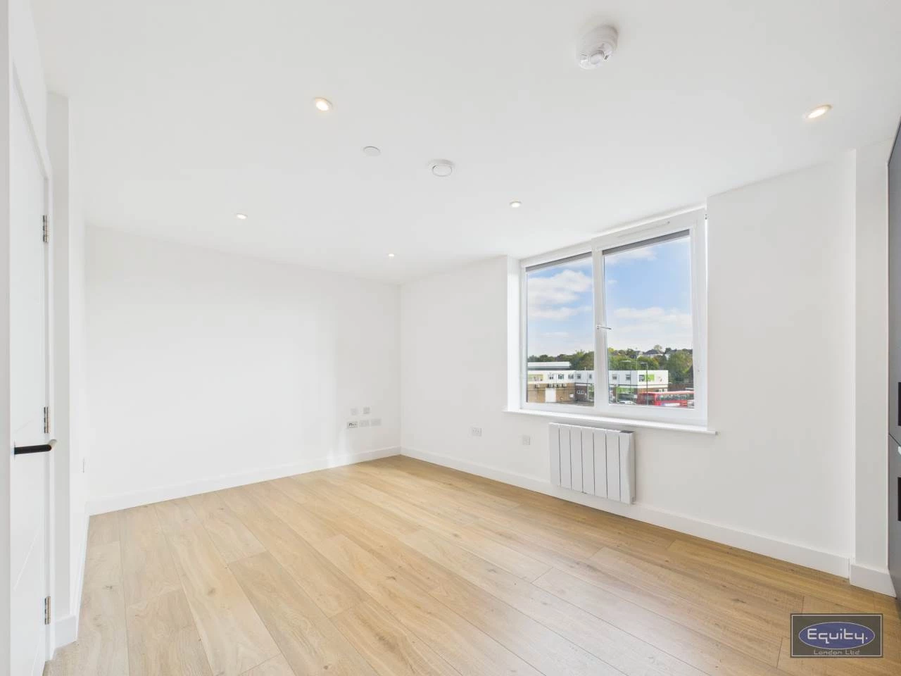 Kitchen & Living room (3)
