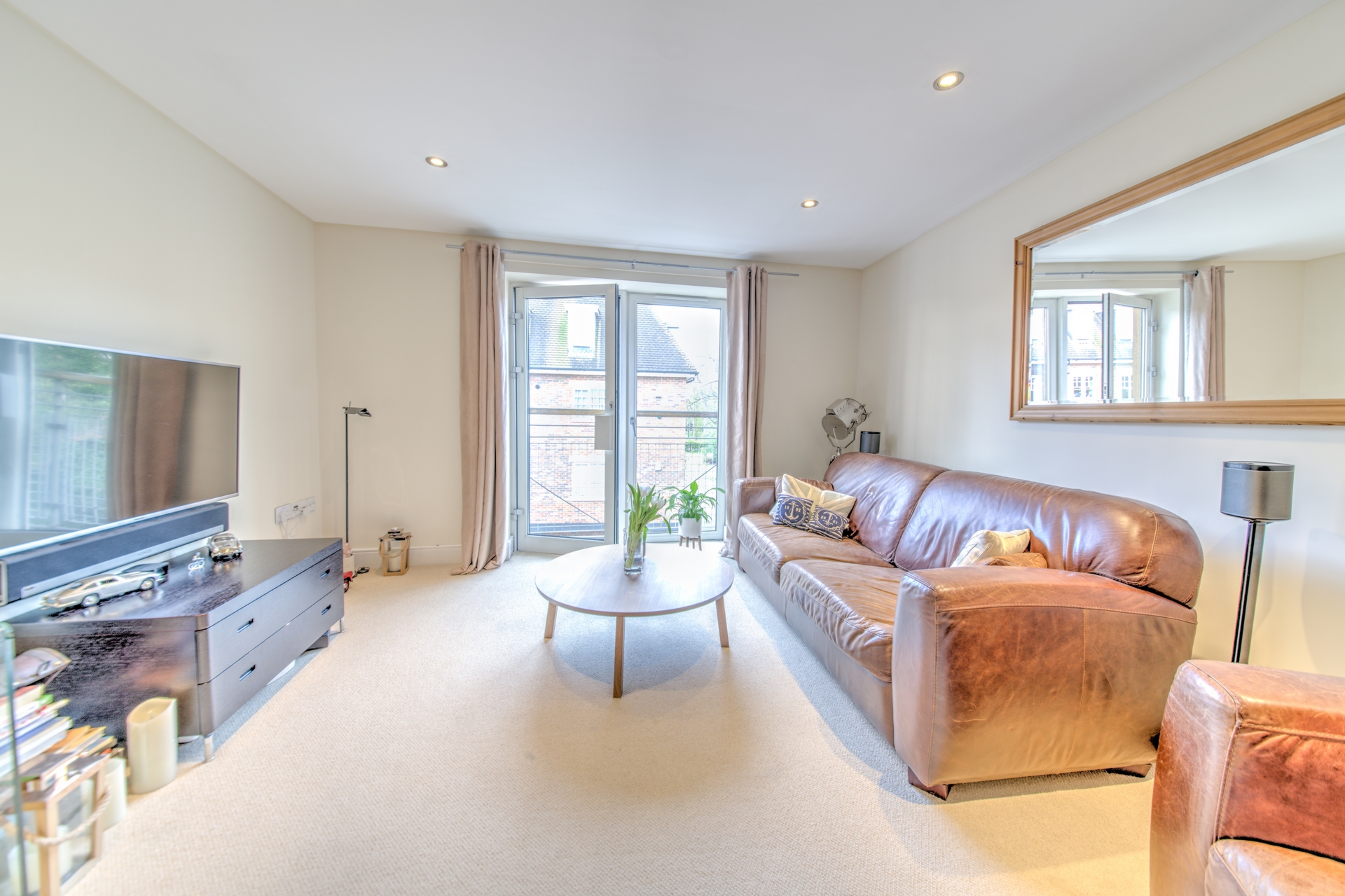 Property For Sale , Hampton Wick, KT1 1 Bedroom Flat through Estate