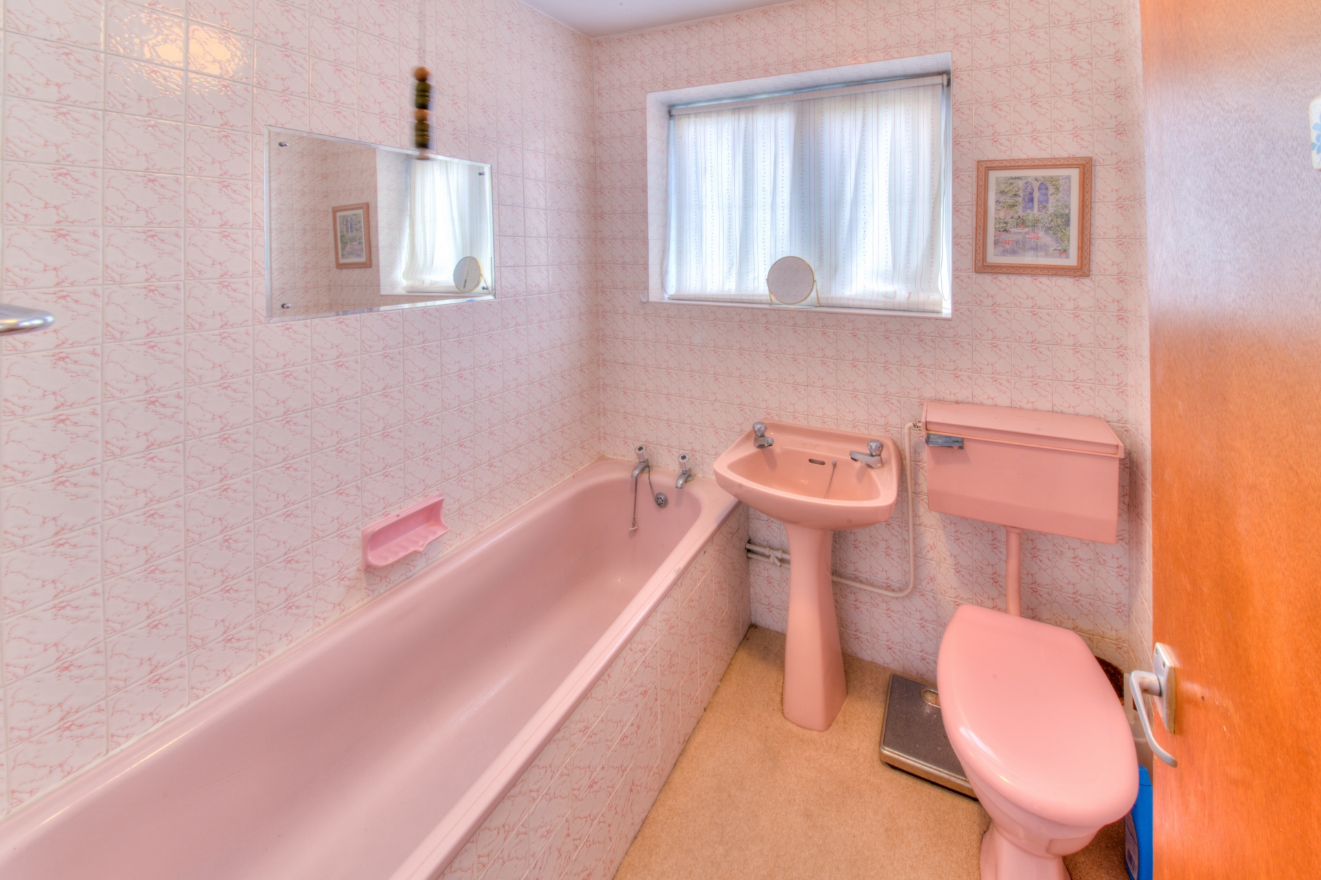 Property For Sale Catherine Drive, Sunbury, TW16 2 Bedroom