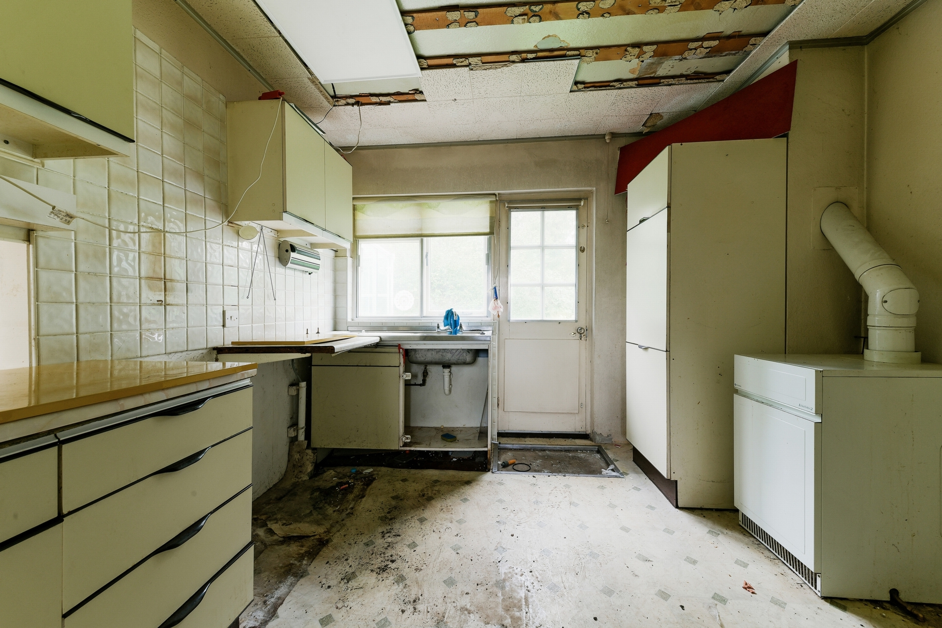 Property For Sale Monmouth Avenue, Hampton Wick, KT1 3 Bedroom House